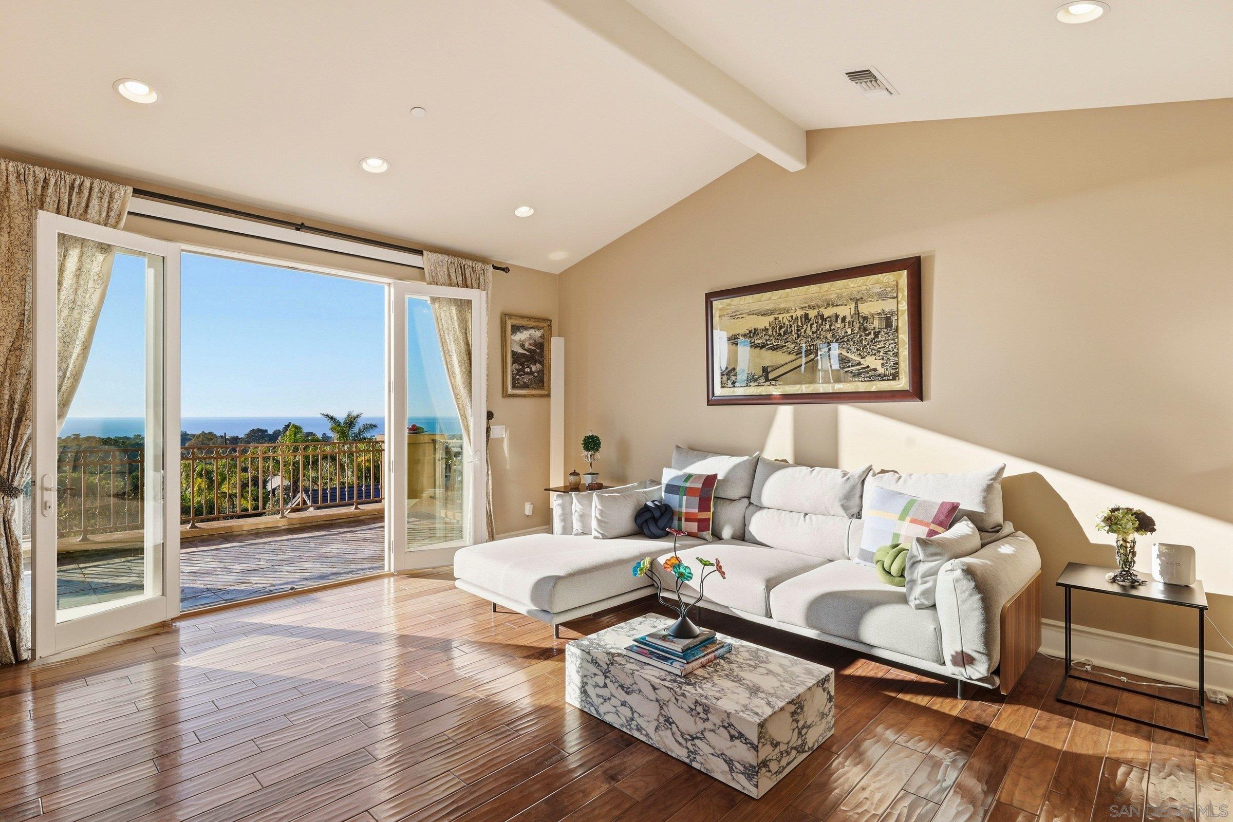 Detail Gallery Image 14 of 54 For 1690  Gascony Rd, Encinitas,  CA 92024 - 6 Beds | 4/1 Baths