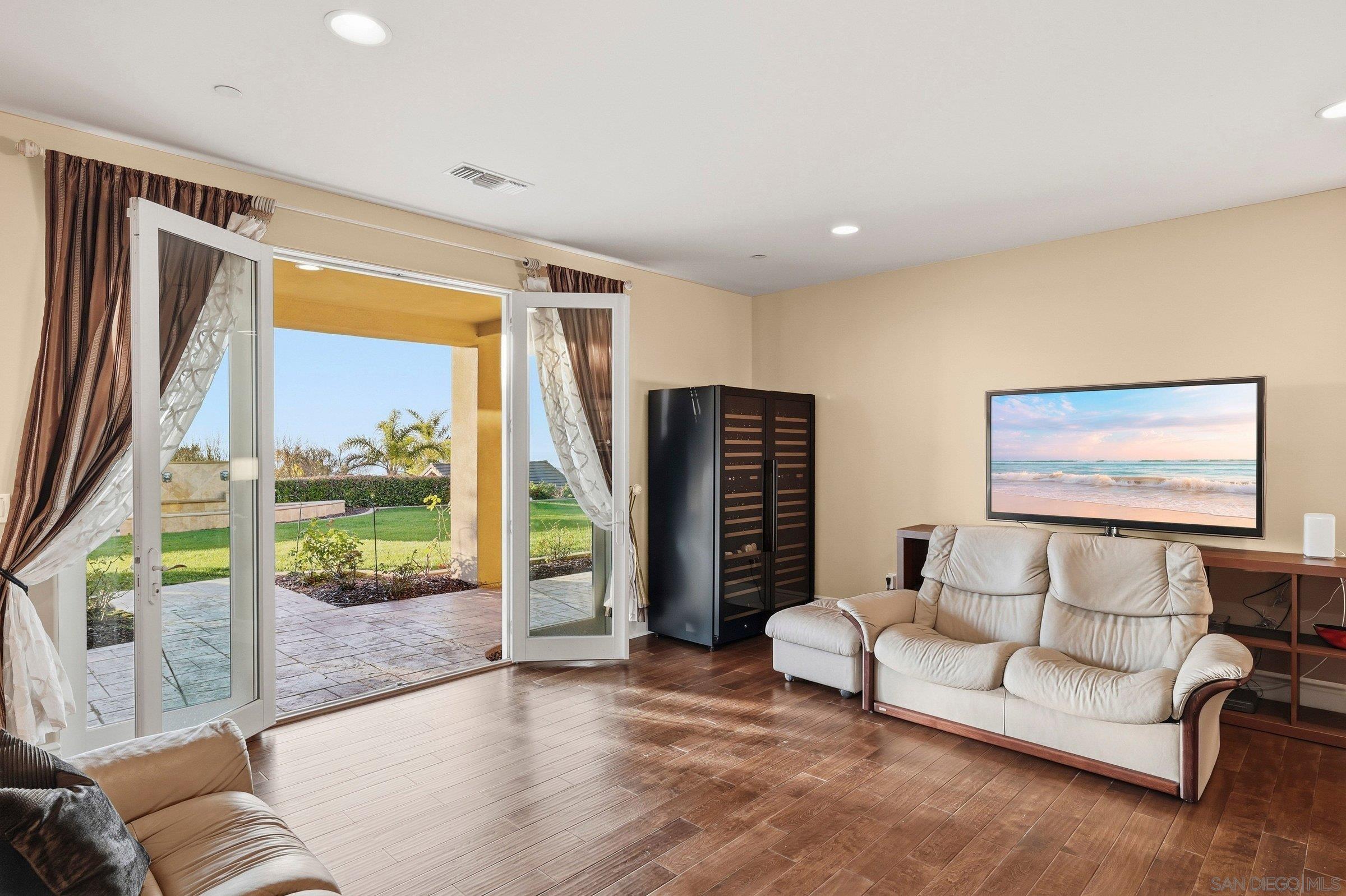 Detail Gallery Image 23 of 54 For 1690  Gascony Rd, Encinitas,  CA 92024 - 6 Beds | 4/1 Baths