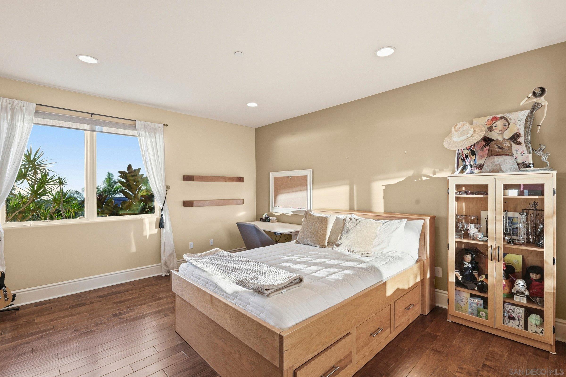 Detail Gallery Image 28 of 54 For 1690  Gascony Rd, Encinitas,  CA 92024 - 6 Beds | 4/1 Baths