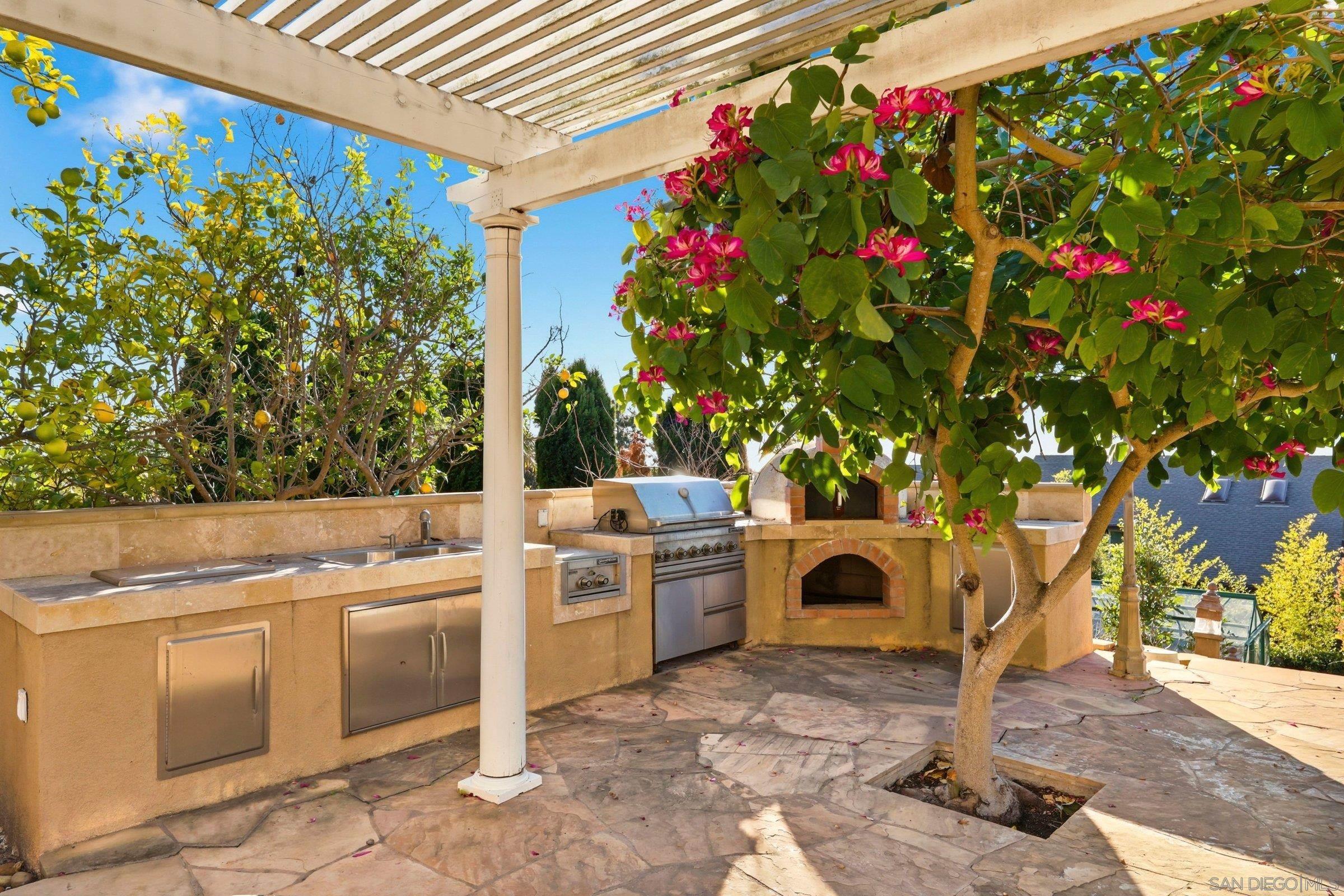 Detail Gallery Image 41 of 54 For 1690  Gascony Rd, Encinitas,  CA 92024 - 6 Beds | 4/1 Baths
