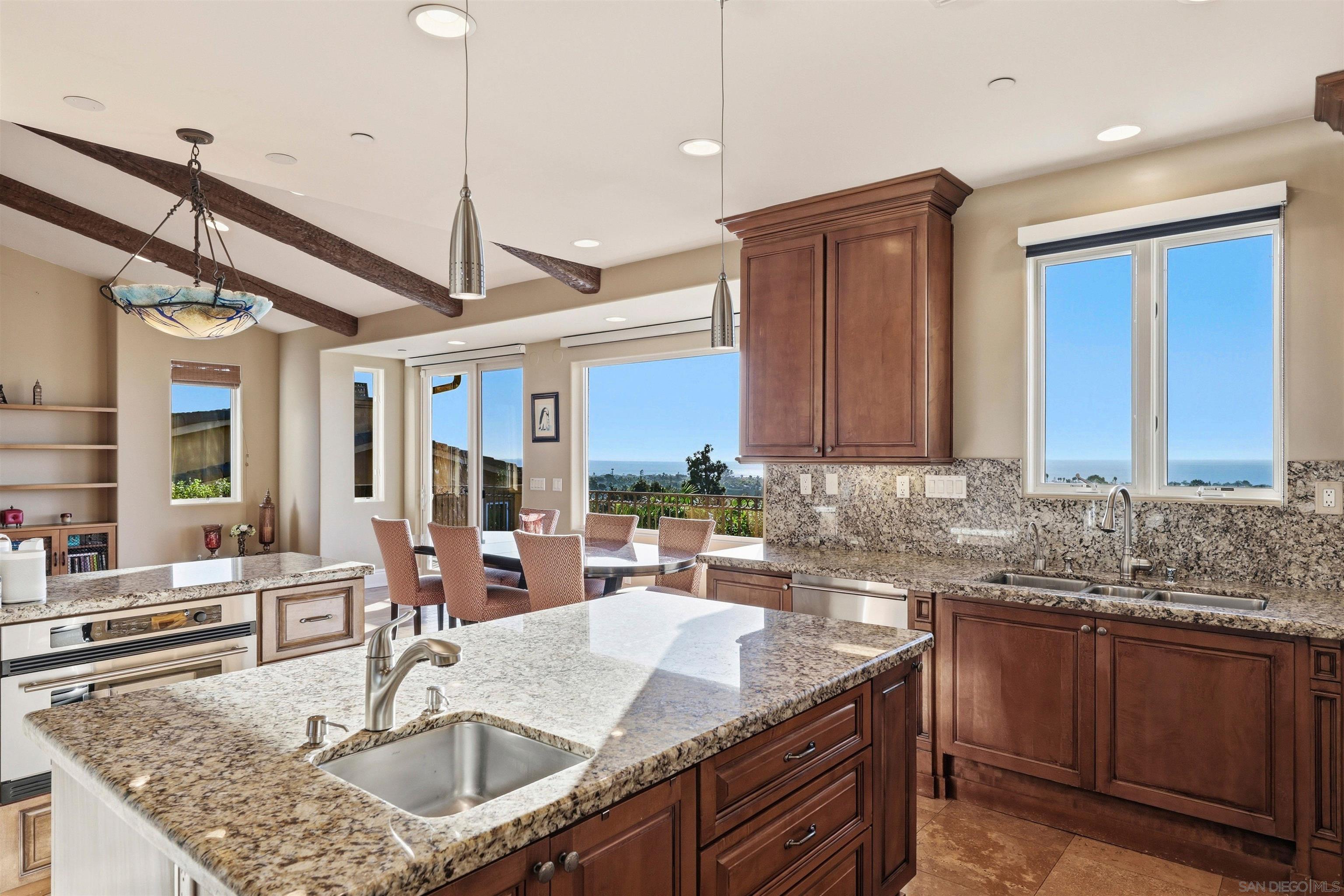 Detail Gallery Image 10 of 54 For 1690  Gascony Rd, Encinitas,  CA 92024 - 6 Beds | 4/1 Baths