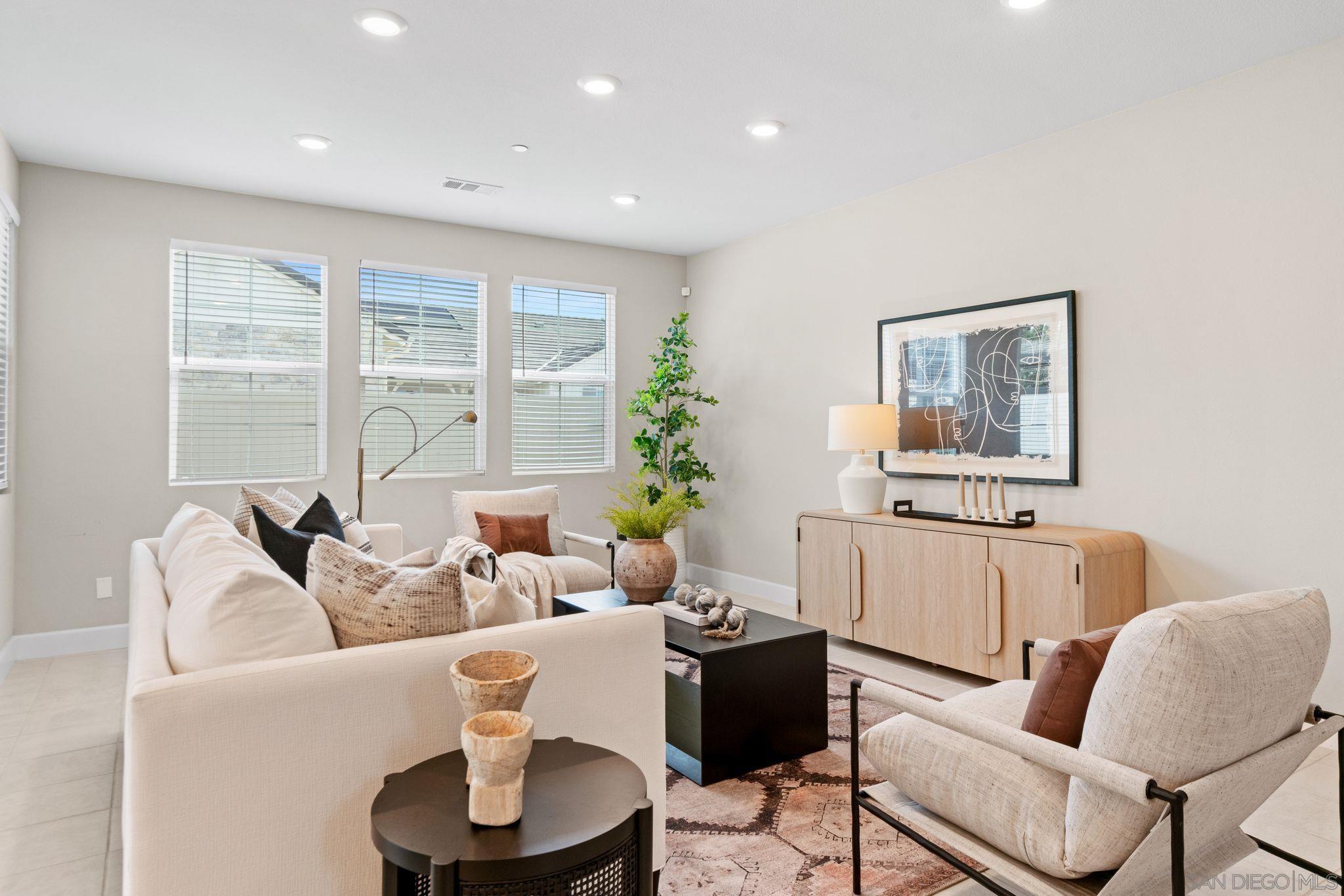 Detail Gallery Image 13 of 48 For 16931  Dorlyn Way, Poway,  CA 92064 - 4 Beds | 4 Baths