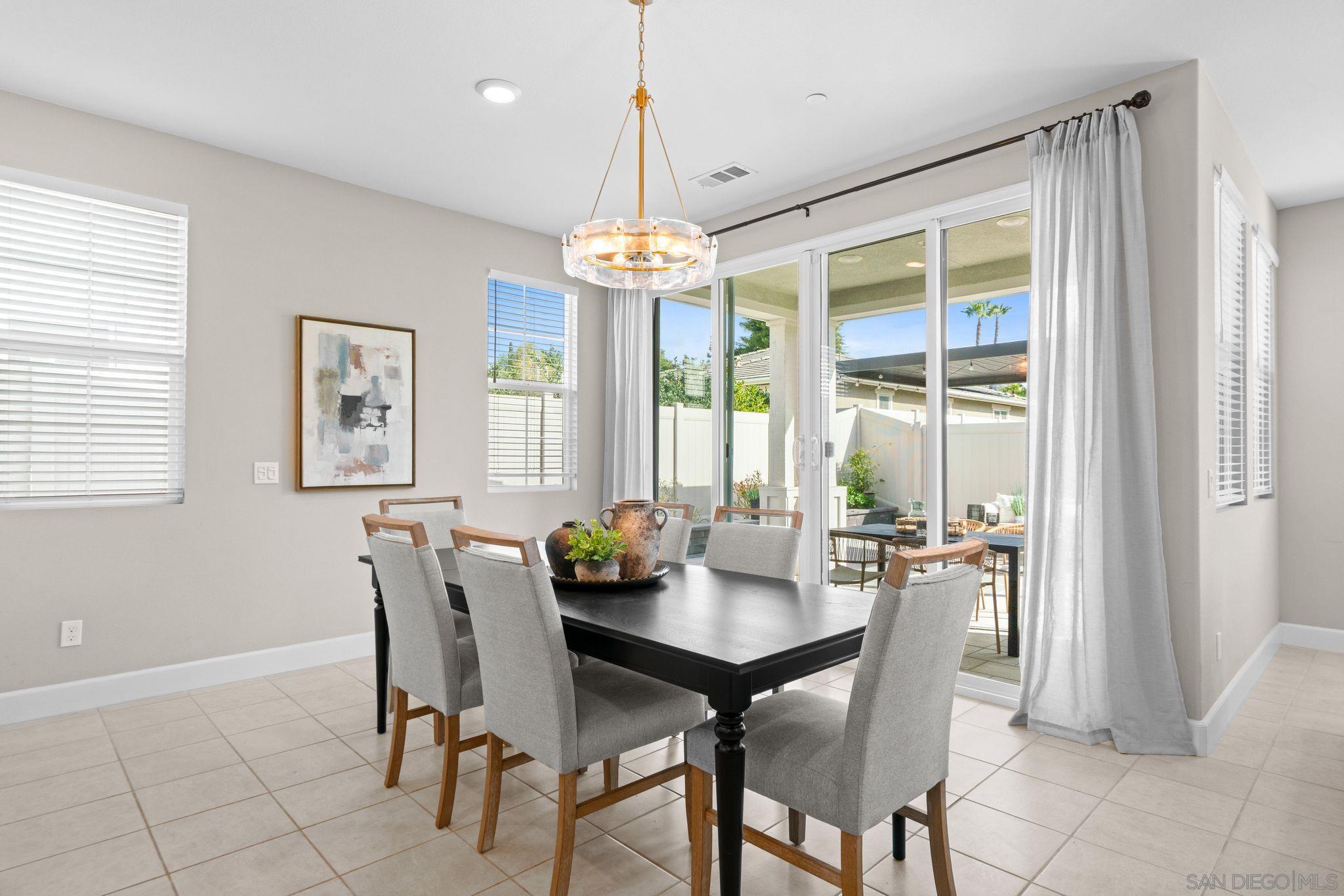 Detail Gallery Image 4 of 48 For 16931  Dorlyn Way, Poway,  CA 92064 - 4 Beds | 4 Baths