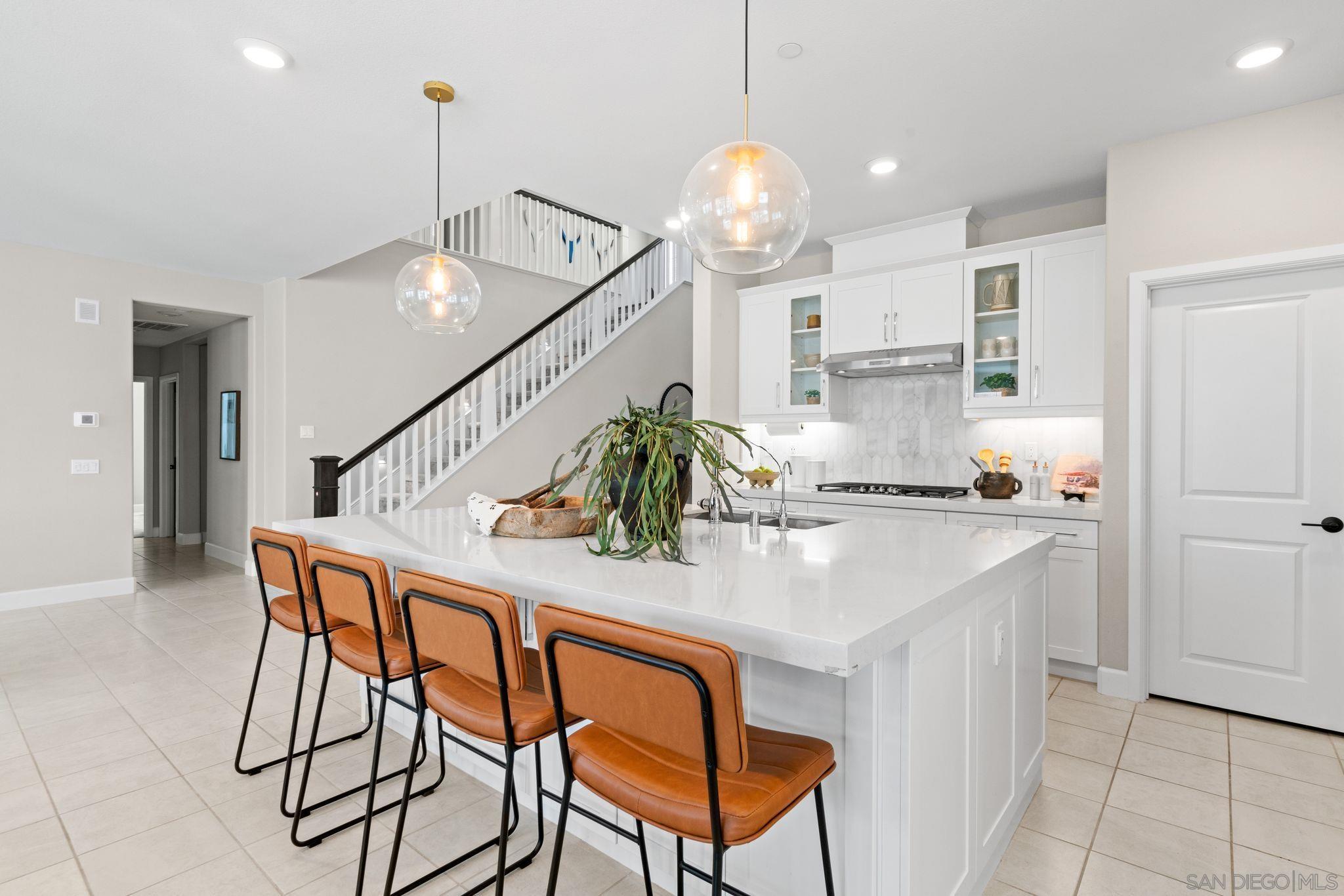 Detail Gallery Image 10 of 48 For 16931  Dorlyn Way, Poway,  CA 92064 - 4 Beds | 4 Baths