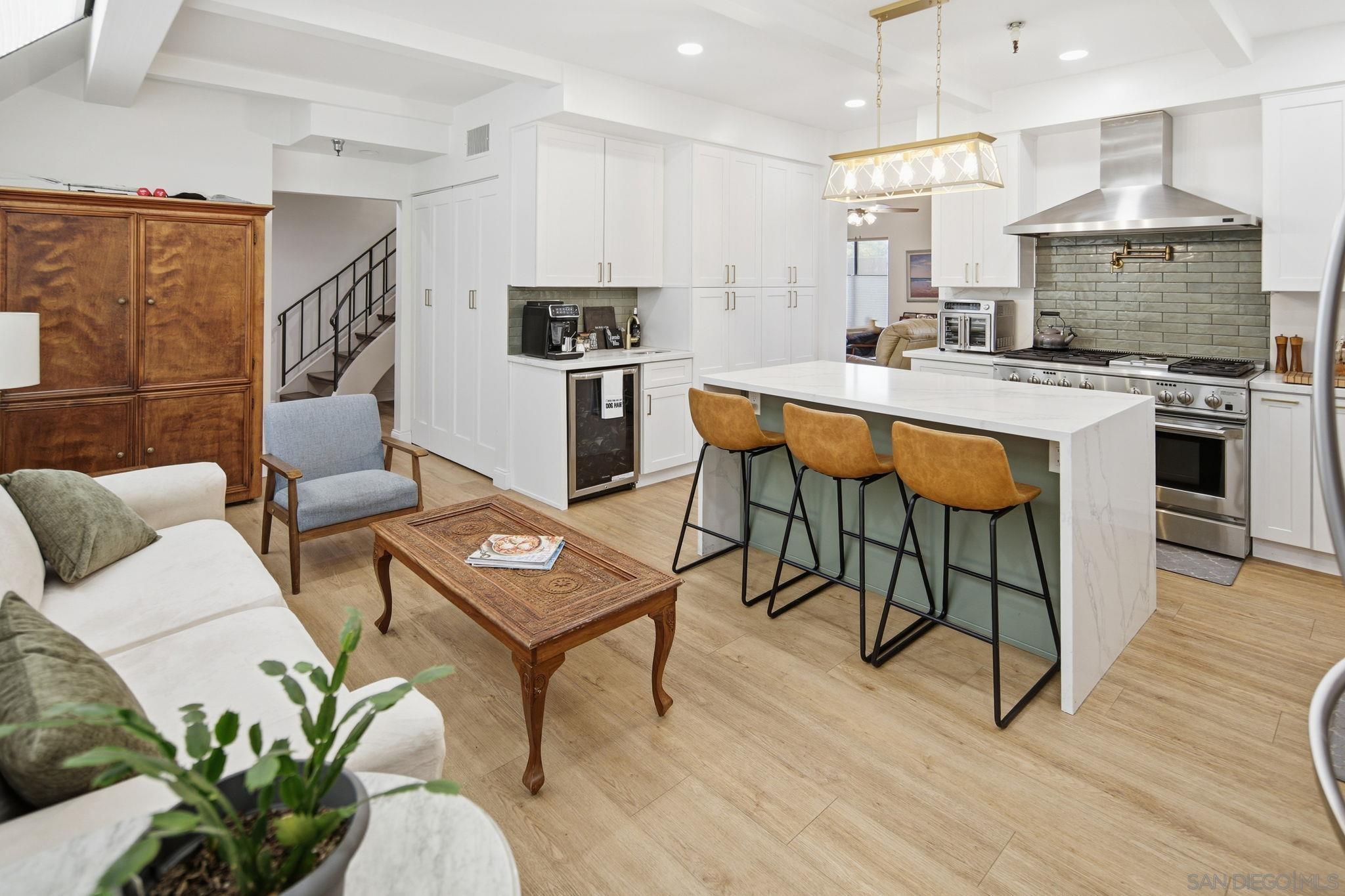 Front Image Thumbnail for SD260002284