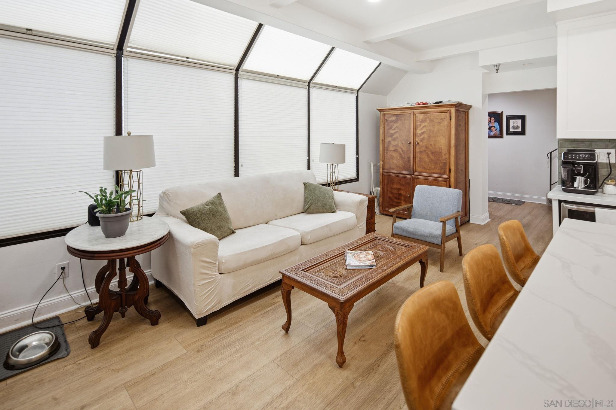 Detail Gallery Image 13 of 43 For 835  D Avenue  #5,  Coronado,  CA 92118 - 3 Beds | 2/1 Baths