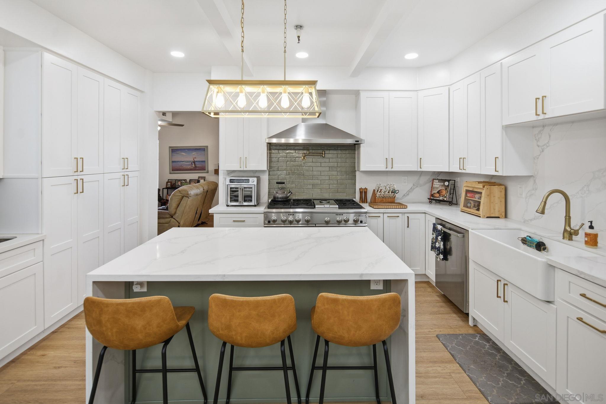 Detail Gallery Image 16 of 43 For 835  D Avenue  #5,  Coronado,  CA 92118 - 3 Beds | 2/1 Baths