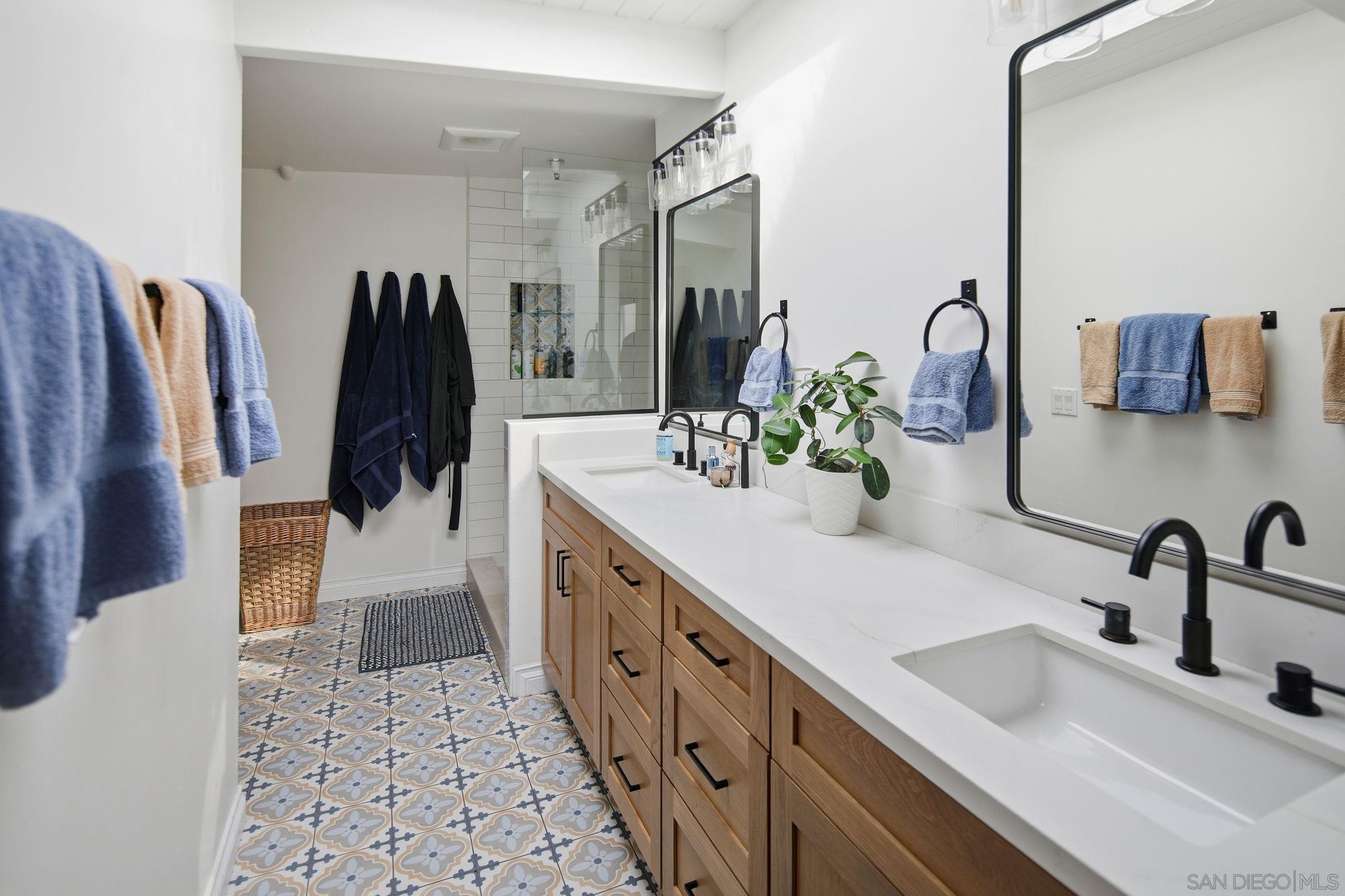 Detail Gallery Image 20 of 43 For 835  D Avenue  #5,  Coronado,  CA 92118 - 3 Beds | 2/1 Baths