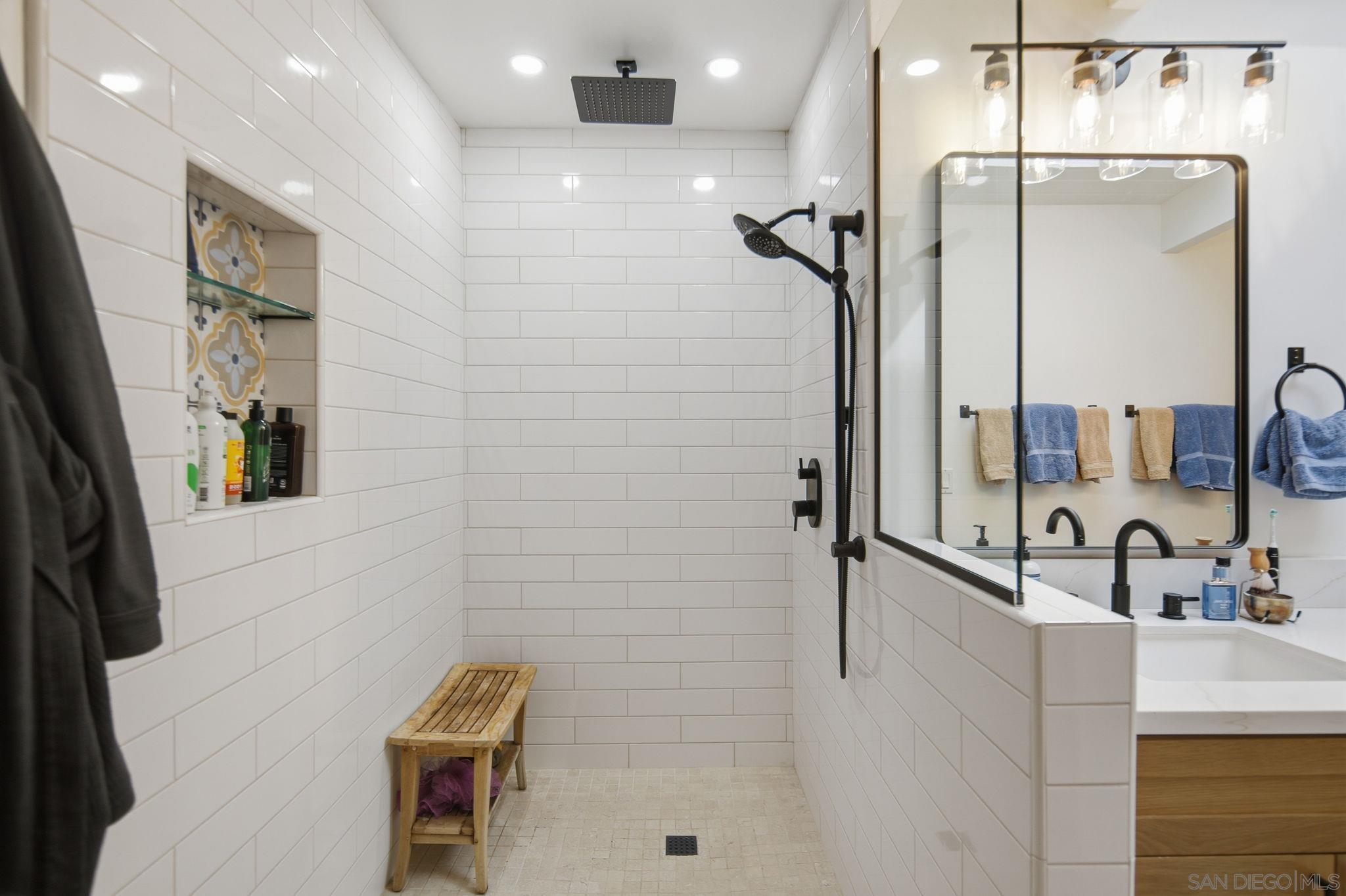 Detail Gallery Image 22 of 43 For 835  D Avenue  #5,  Coronado,  CA 92118 - 3 Beds | 2/1 Baths