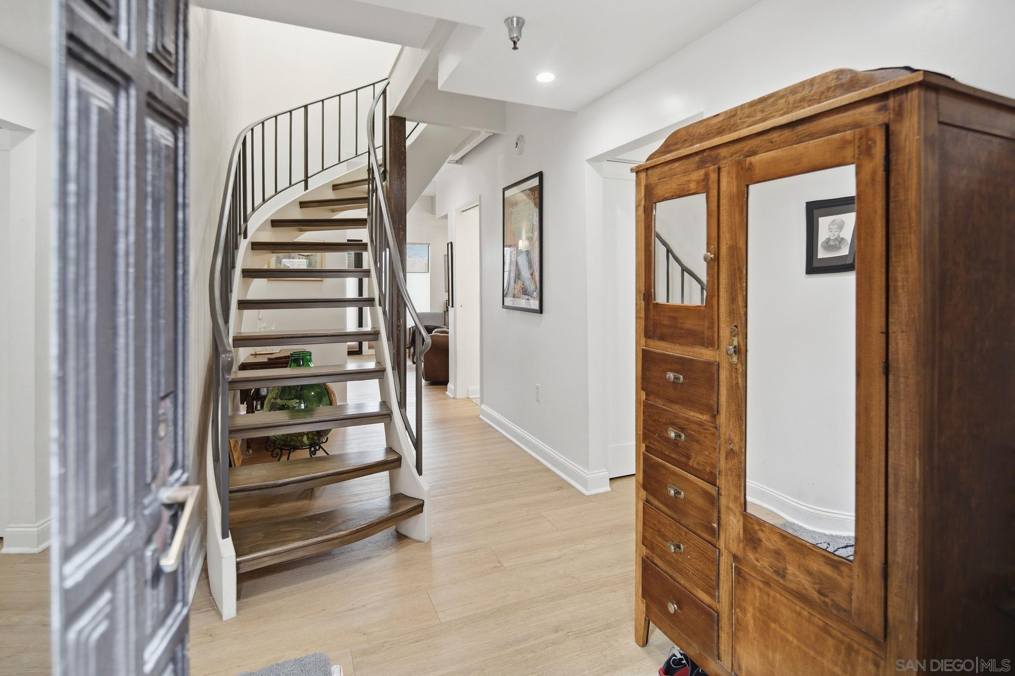 Detail Gallery Image 26 of 40 For 835  D Avenue  #5,  Coronado,  CA 92118 - 3 Beds | 2/1 Baths