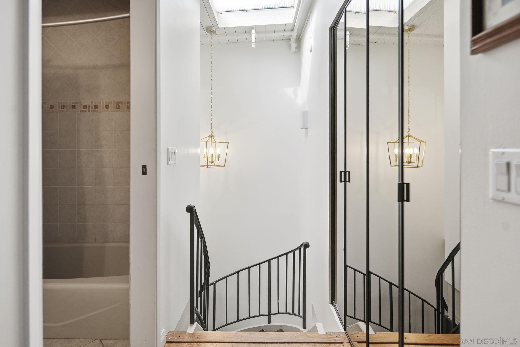 Detail Gallery Image 27 of 40 For 835  D Avenue  #5,  Coronado,  CA 92118 - 3 Beds | 2/1 Baths