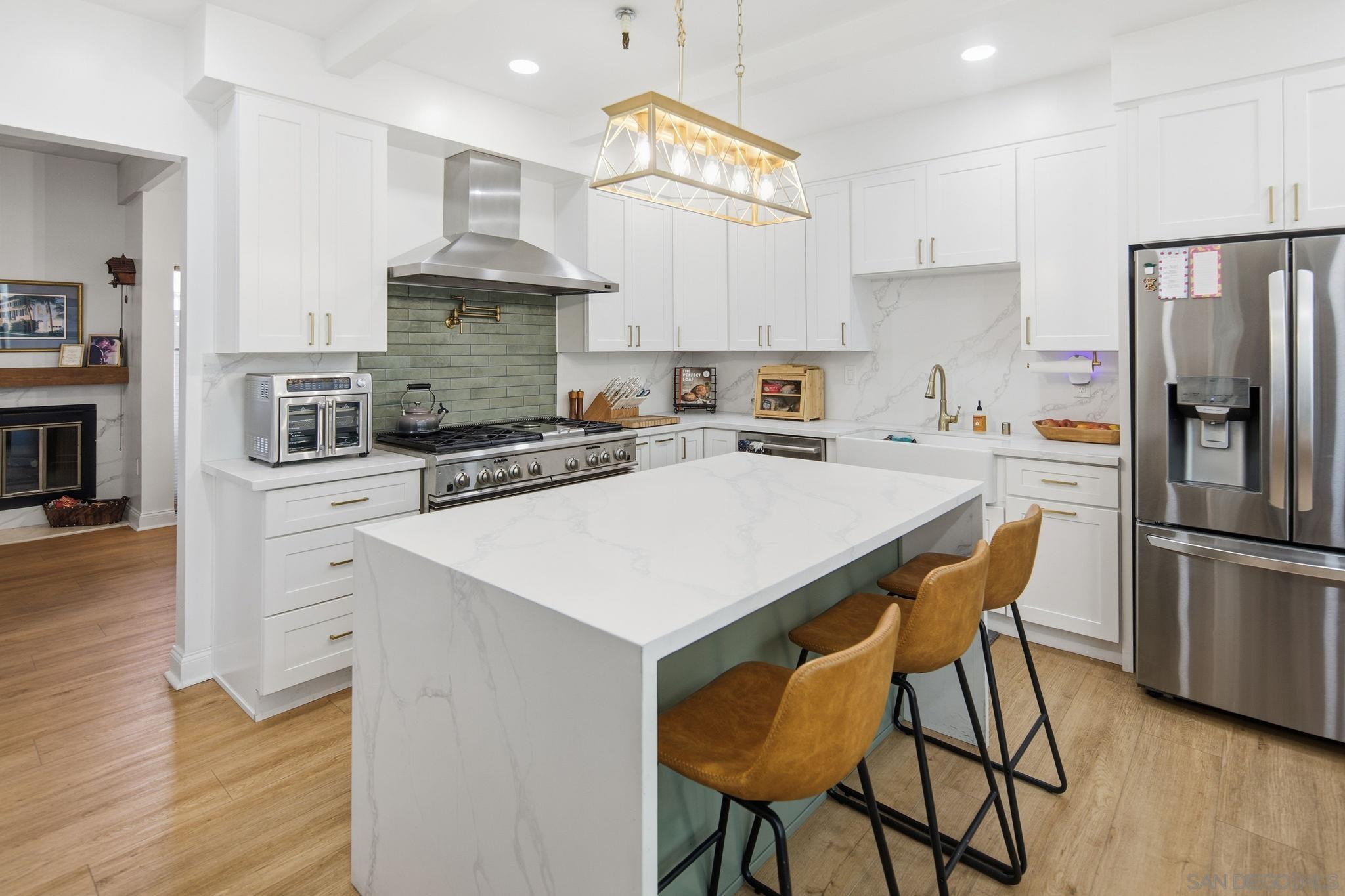 Detail Gallery Image 8 of 43 For 835  D Avenue  #5,  Coronado,  CA 92118 - 3 Beds | 2/1 Baths