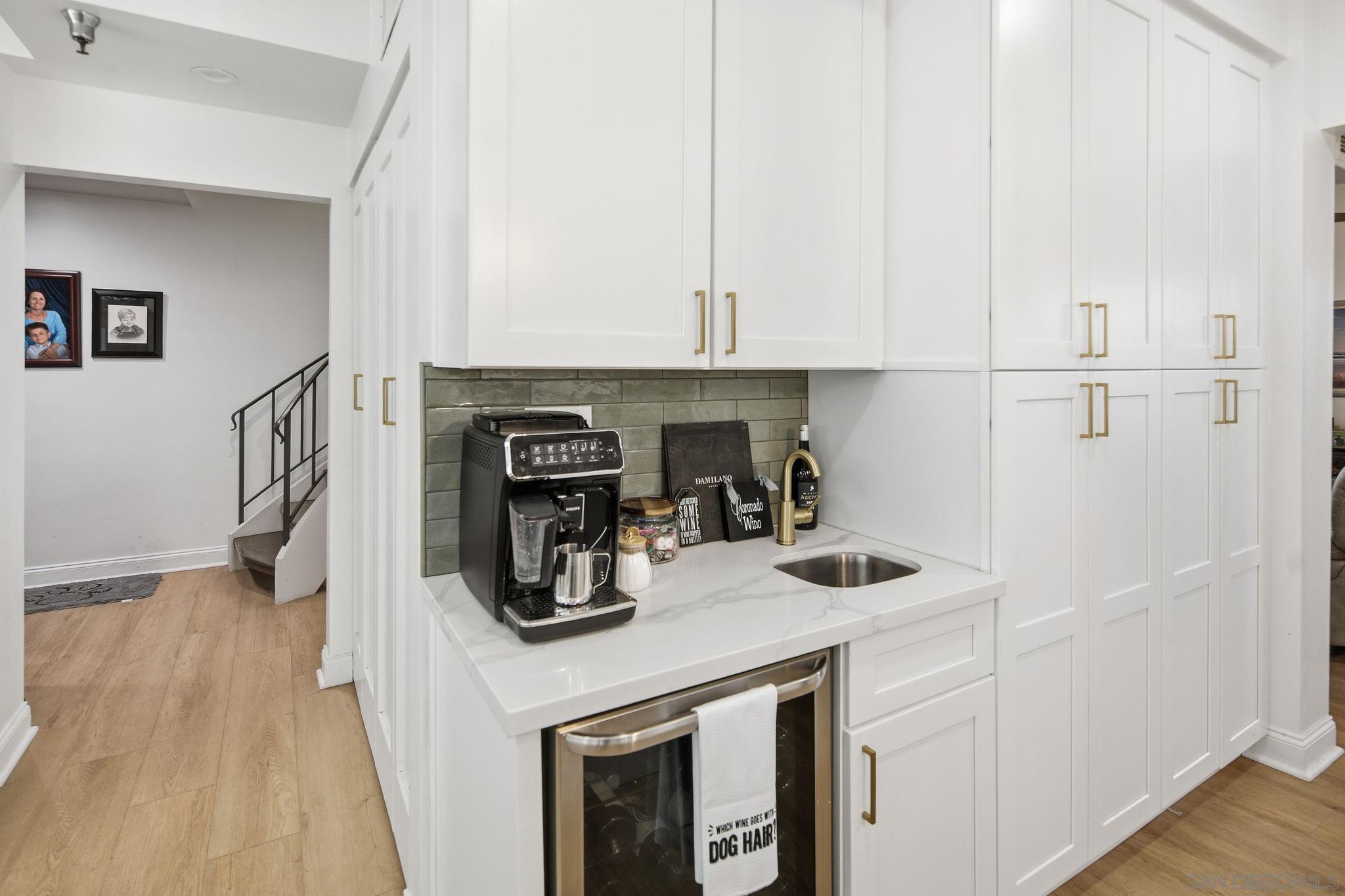 Detail Gallery Image 9 of 43 For 835  D Avenue  #5,  Coronado,  CA 92118 - 3 Beds | 2/1 Baths