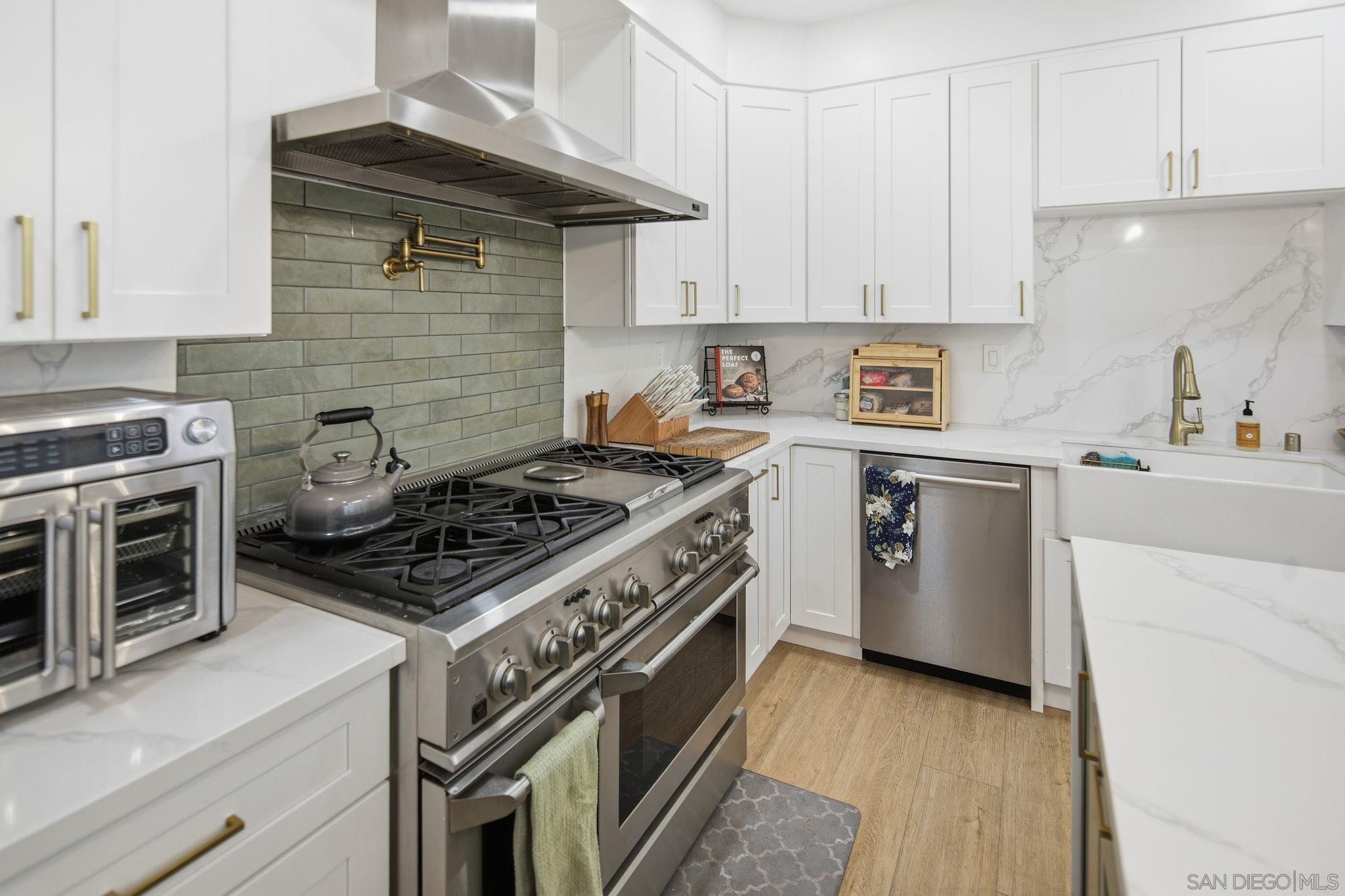 Detail Gallery Image 10 of 43 For 835  D Avenue  #5,  Coronado,  CA 92118 - 3 Beds | 2/1 Baths