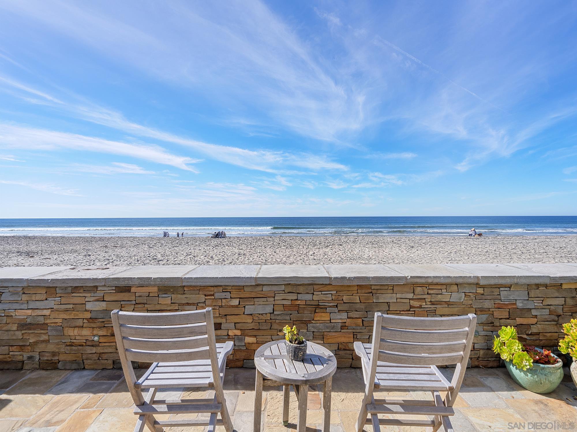 Detail Gallery Image 12 of 28 For 2720  Ocean Front, Del Mar,  CA 92014 - 7 Beds | 7/2 Baths