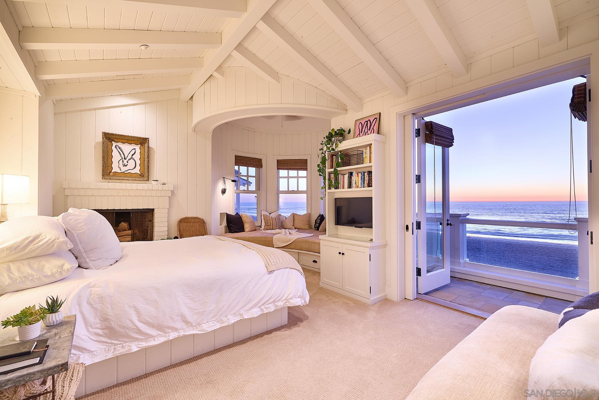Detail Gallery Image 21 of 28 For 2720  Ocean Front, Del Mar,  CA 92014 - 7 Beds | 7/2 Baths