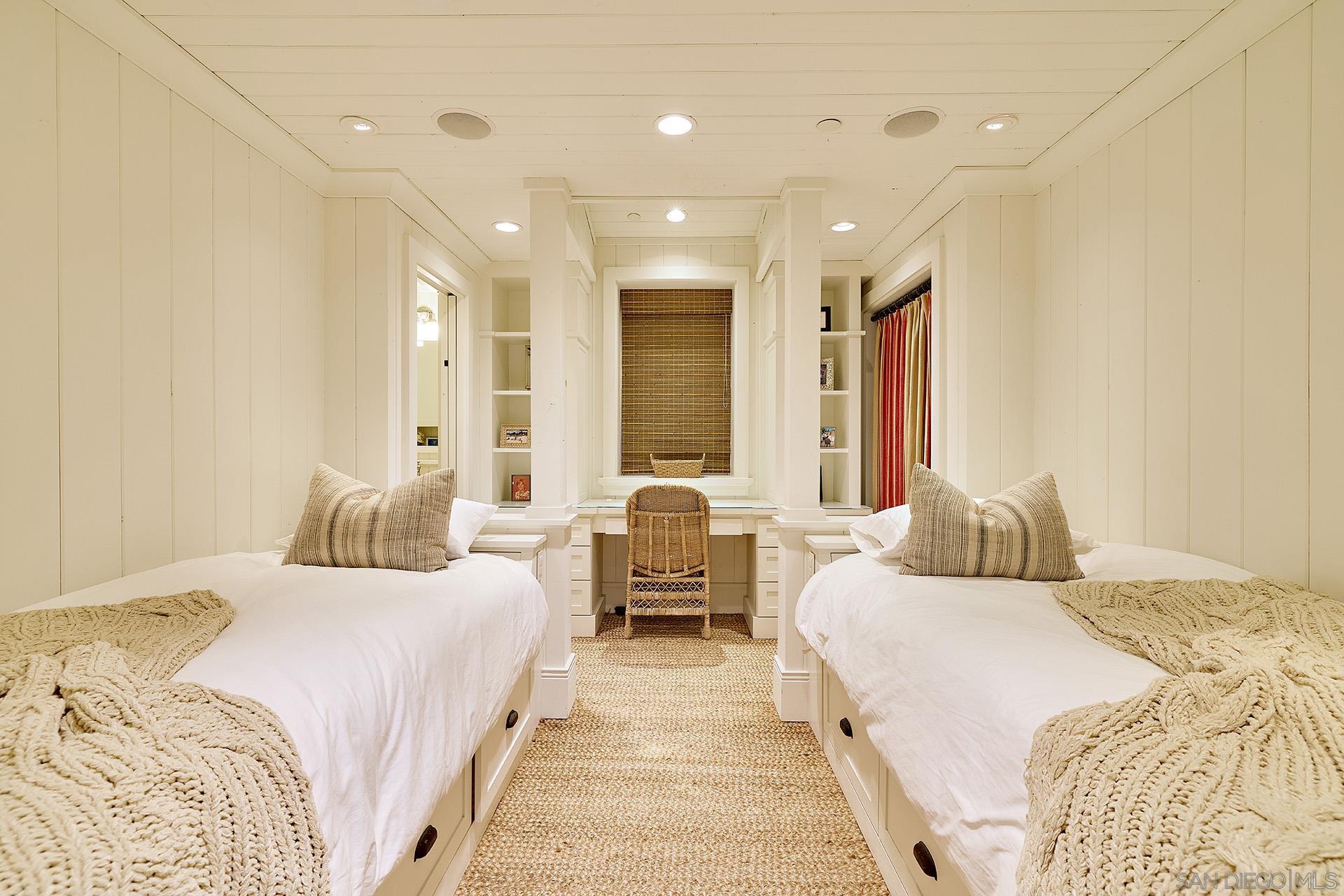 Detail Gallery Image 26 of 28 For 2720  Ocean Front, Del Mar,  CA 92014 - 7 Beds | 7/2 Baths