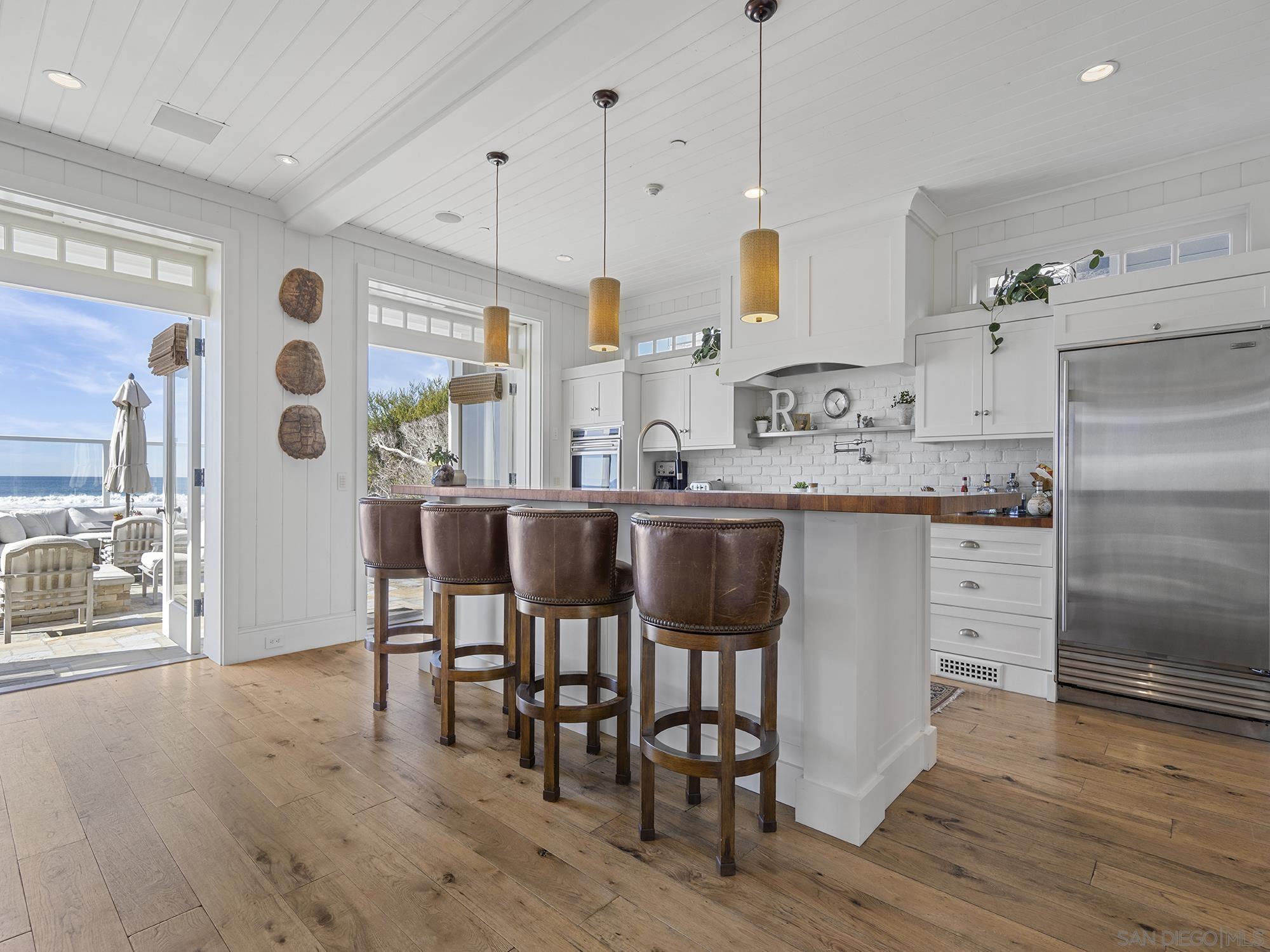 Detail Gallery Image 5 of 28 For 2720  Ocean Front, Del Mar,  CA 92014 - 7 Beds | 7/2 Baths