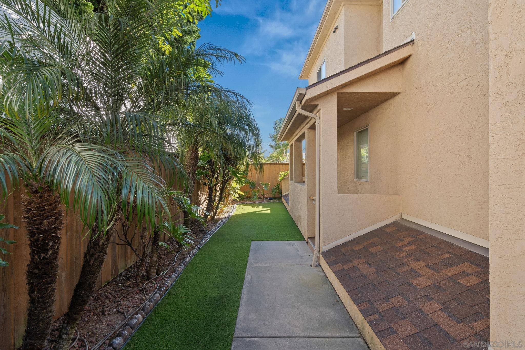 Detail Gallery Image 3 of 24 For 4069  Gresham St, San Diego,  CA 92109 - 2 Beds | 2/1 Baths