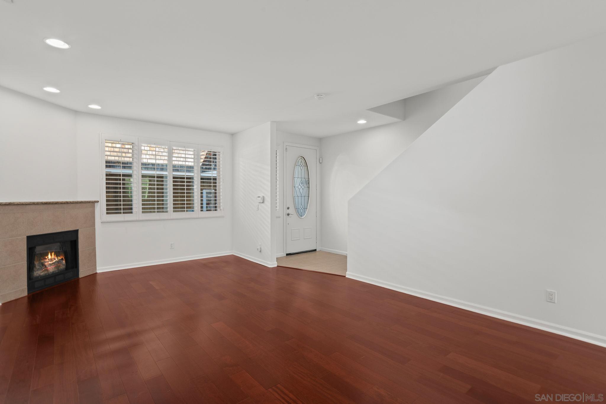 Detail Gallery Image 6 of 24 For 4069  Gresham St, San Diego,  CA 92109 - 2 Beds | 2/1 Baths