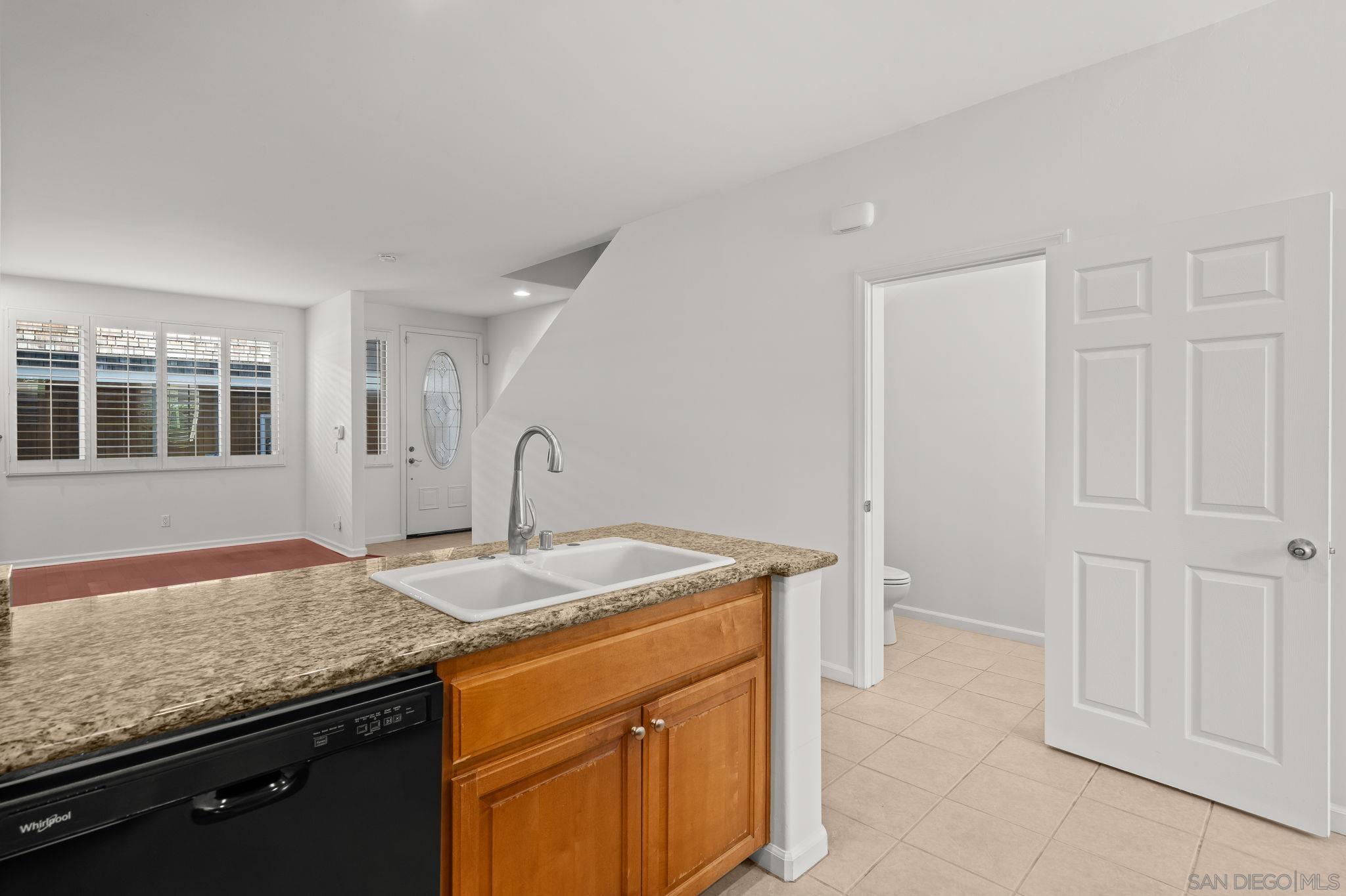 Detail Gallery Image 8 of 24 For 4069  Gresham St, San Diego,  CA 92109 - 2 Beds | 2/1 Baths