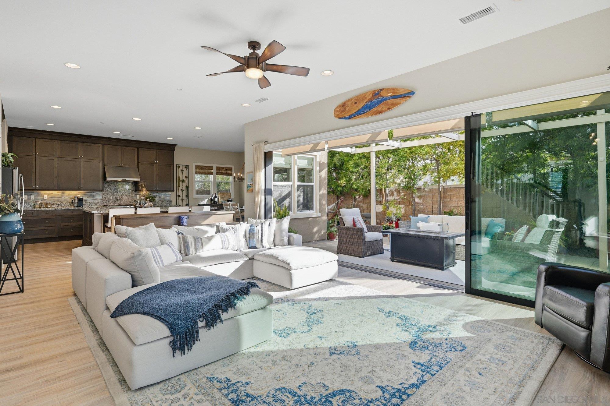 Detail Gallery Image 5 of 51 For 4825  Portola Ct, Carlsbad,  CA 92010 - 4 Beds | 4/1 Baths