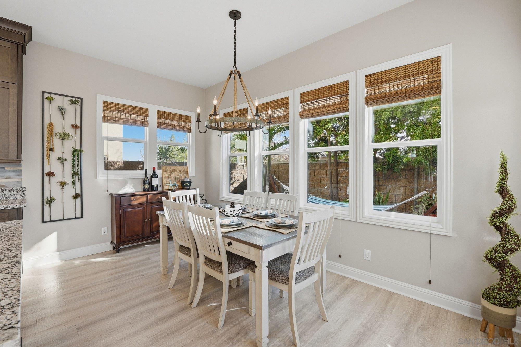 Detail Gallery Image 7 of 51 For 4825  Portola Ct, Carlsbad,  CA 92010 - 4 Beds | 4/1 Baths