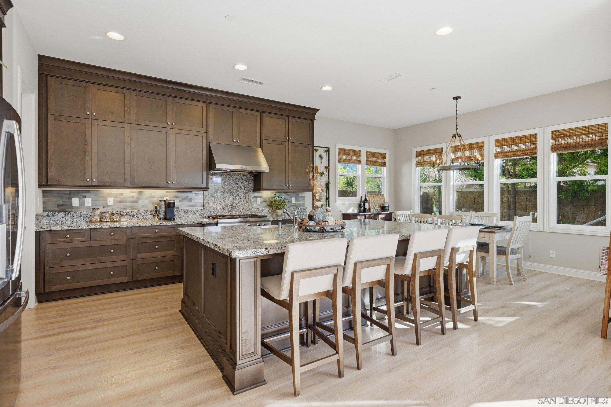 Detail Gallery Image 9 of 51 For 4825  Portola Ct, Carlsbad,  CA 92010 - 4 Beds | 4/1 Baths