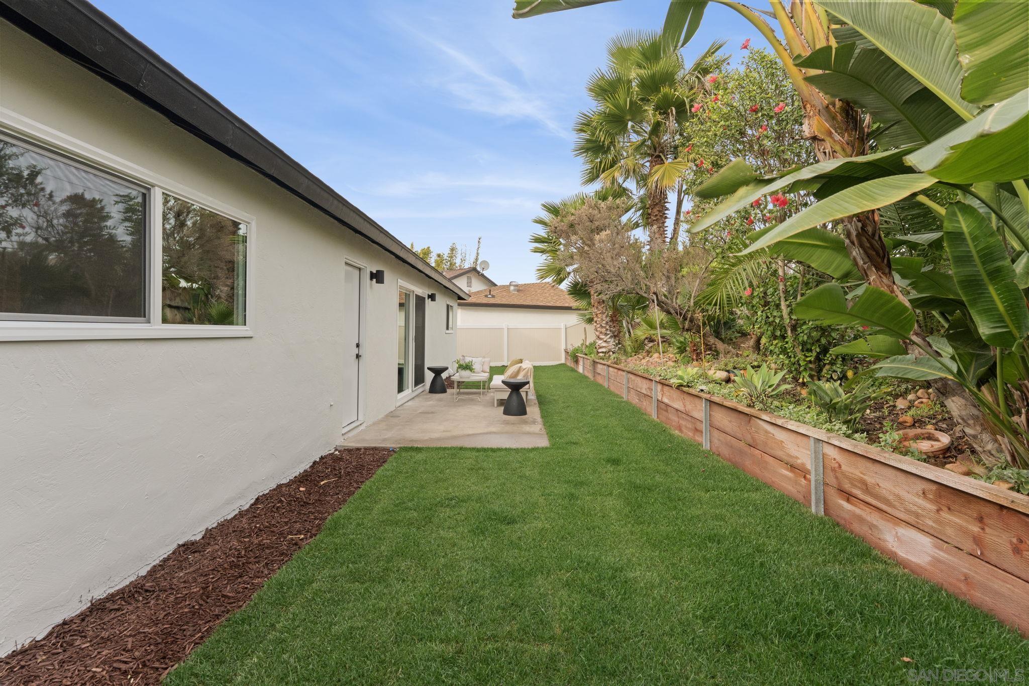 Detail Gallery Image 11 of 54 For 3545  Mount Burnham Ct, San Diego,  CA 92111 - 3 Beds | 2 Baths
