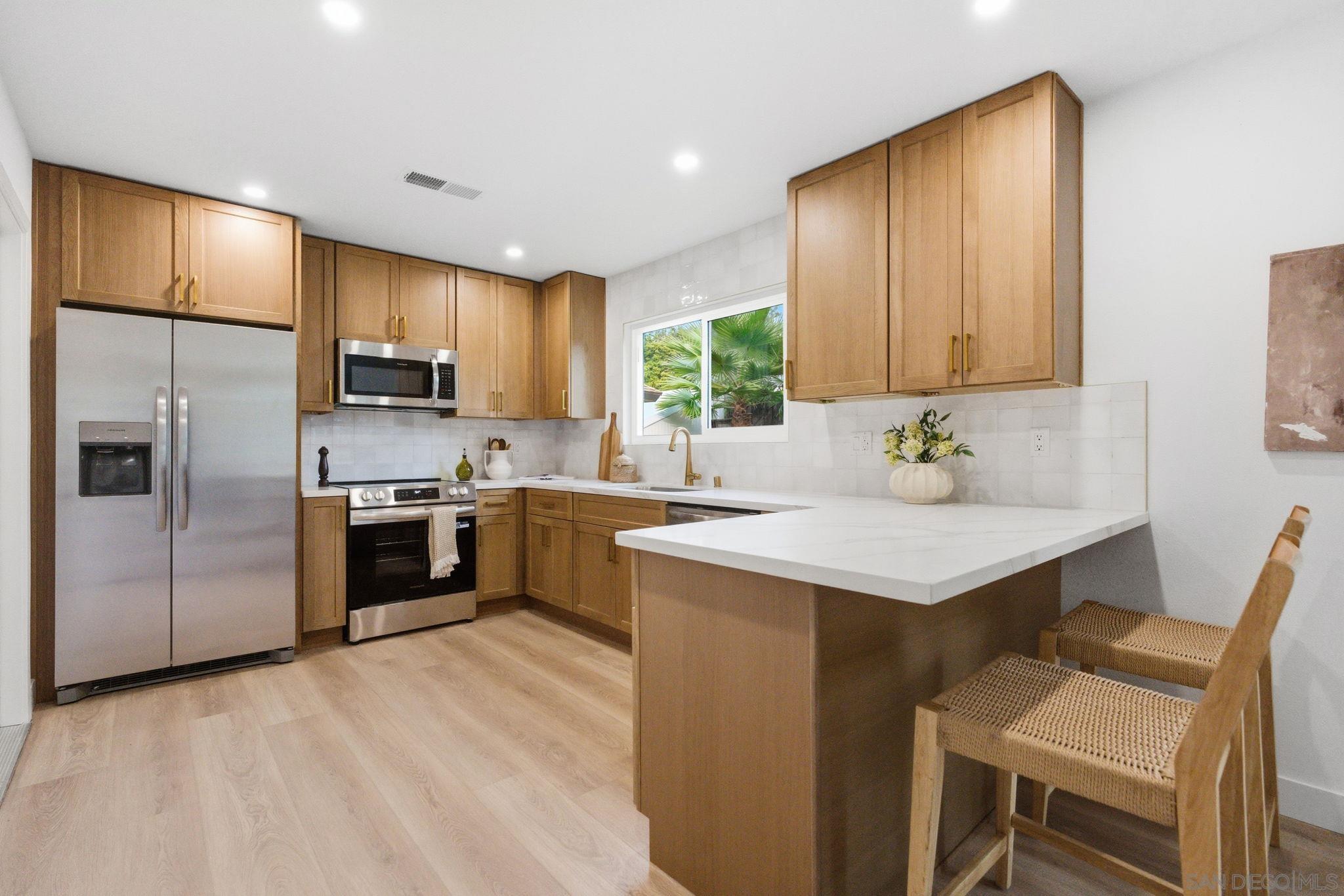 Detail Gallery Image 25 of 54 For 3545  Mount Burnham Ct, San Diego,  CA 92111 - 3 Beds | 2 Baths