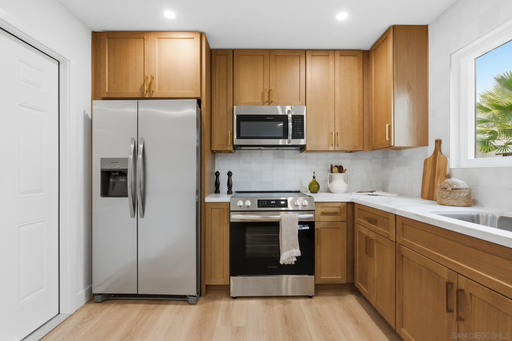 Detail Gallery Image 26 of 54 For 3545  Mount Burnham Ct, San Diego,  CA 92111 - 3 Beds | 2 Baths