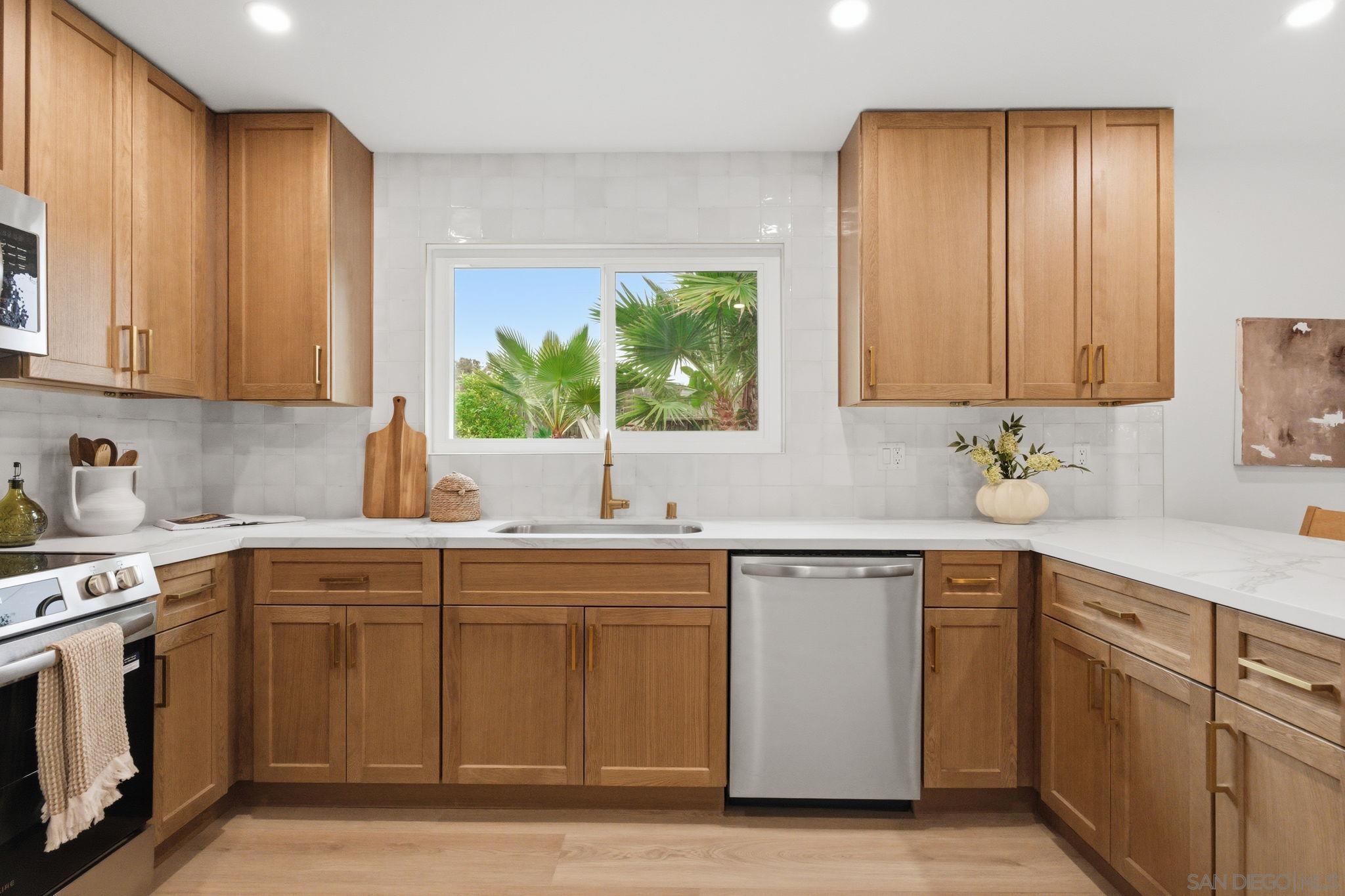 Detail Gallery Image 27 of 54 For 3545  Mount Burnham Ct, San Diego,  CA 92111 - 3 Beds | 2 Baths