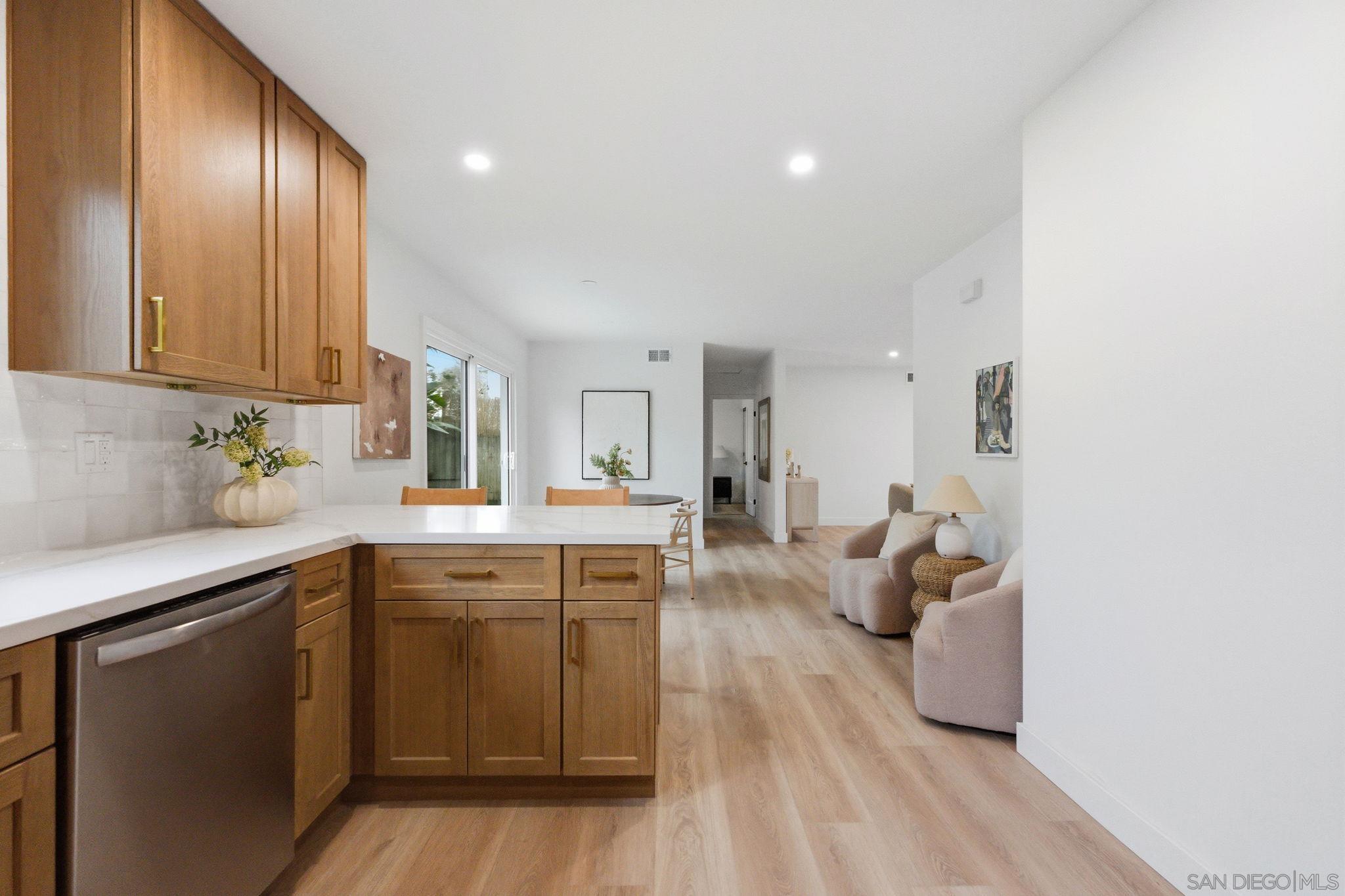 Detail Gallery Image 28 of 54 For 3545  Mount Burnham Ct, San Diego,  CA 92111 - 3 Beds | 2 Baths