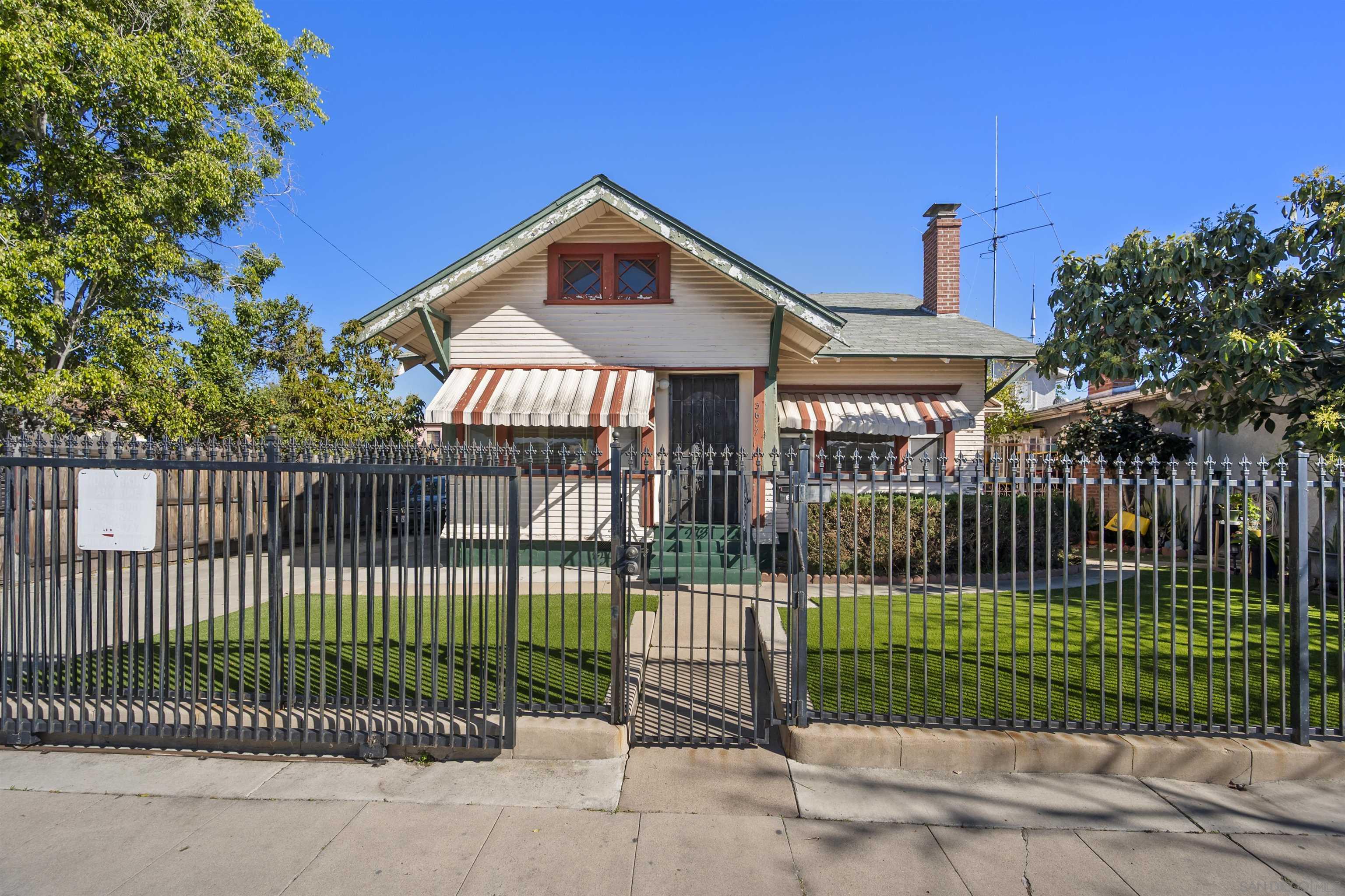 Detail Gallery Image 2 of 62 For 3677  Highland, San Diego,  CA 92105 - 3 Beds | 1 Baths