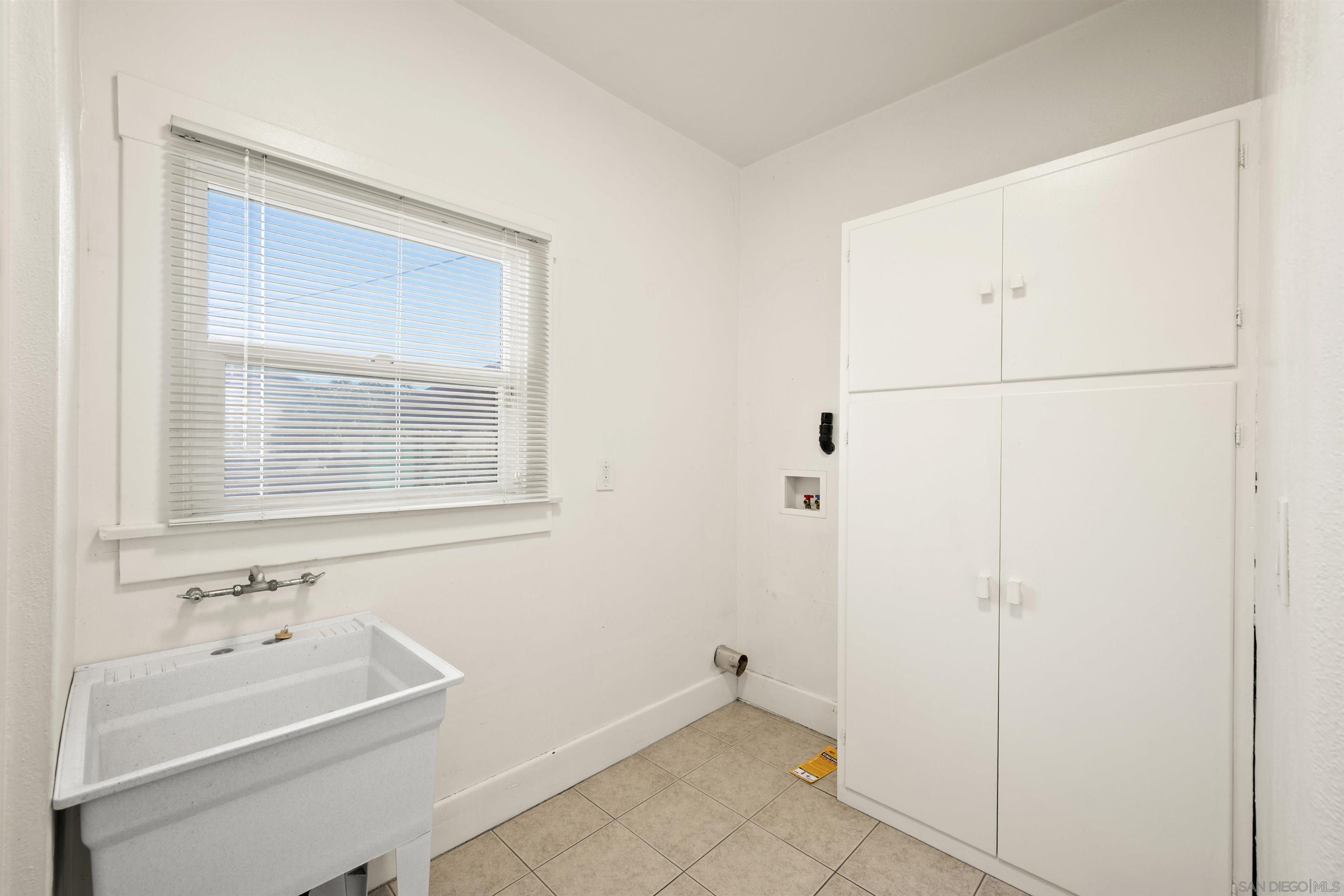 Detail Gallery Image 19 of 62 For 3677  Highland, San Diego,  CA 92105 - 3 Beds | 1 Baths