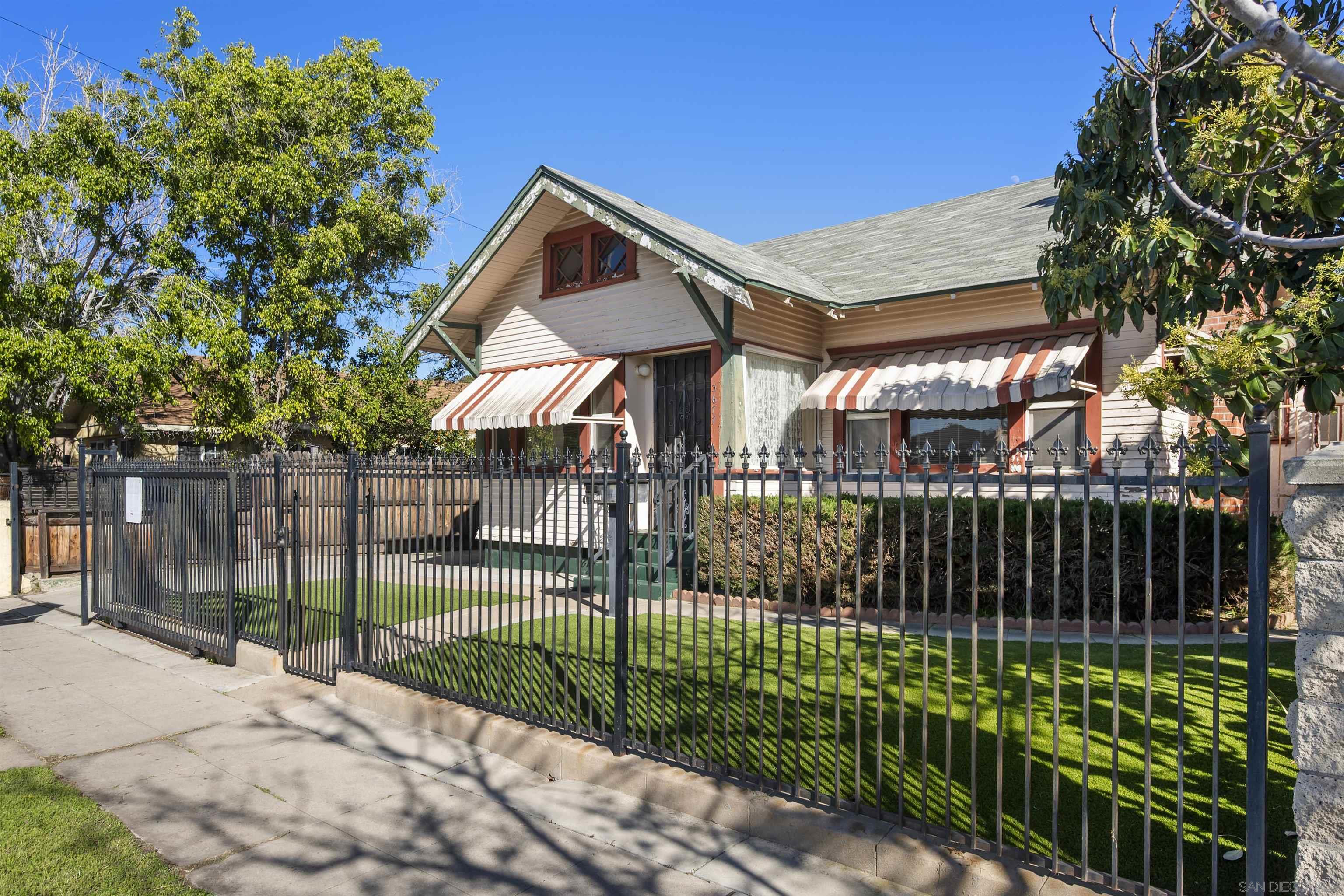 Detail Gallery Image 3 of 62 For 3677  Highland, San Diego,  CA 92105 - 3 Beds | 1 Baths