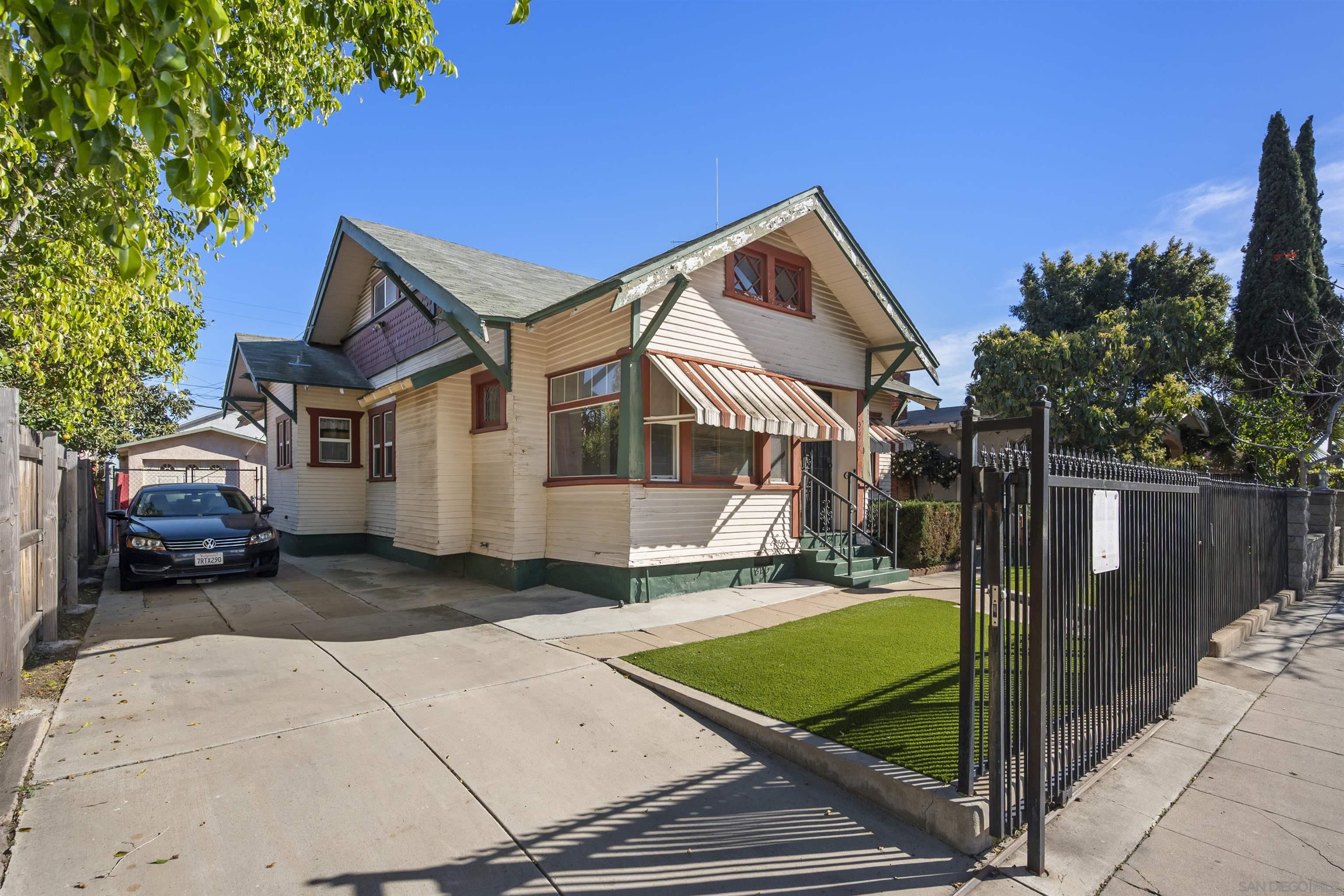 Detail Gallery Image 4 of 62 For 3677  Highland, San Diego,  CA 92105 - 3 Beds | 1 Baths
