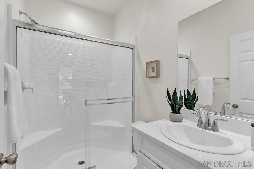 Detail Gallery Image 14 of 34 For 2822  Juniper Berry St, Spring Valley,  CA 91977 - 3 Beds | 3/1 Baths