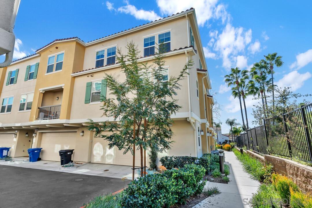 Detail Gallery Image 3 of 34 For 2822  Juniper Berry St, Spring Valley,  CA 91977 - 3 Beds | 3/1 Baths