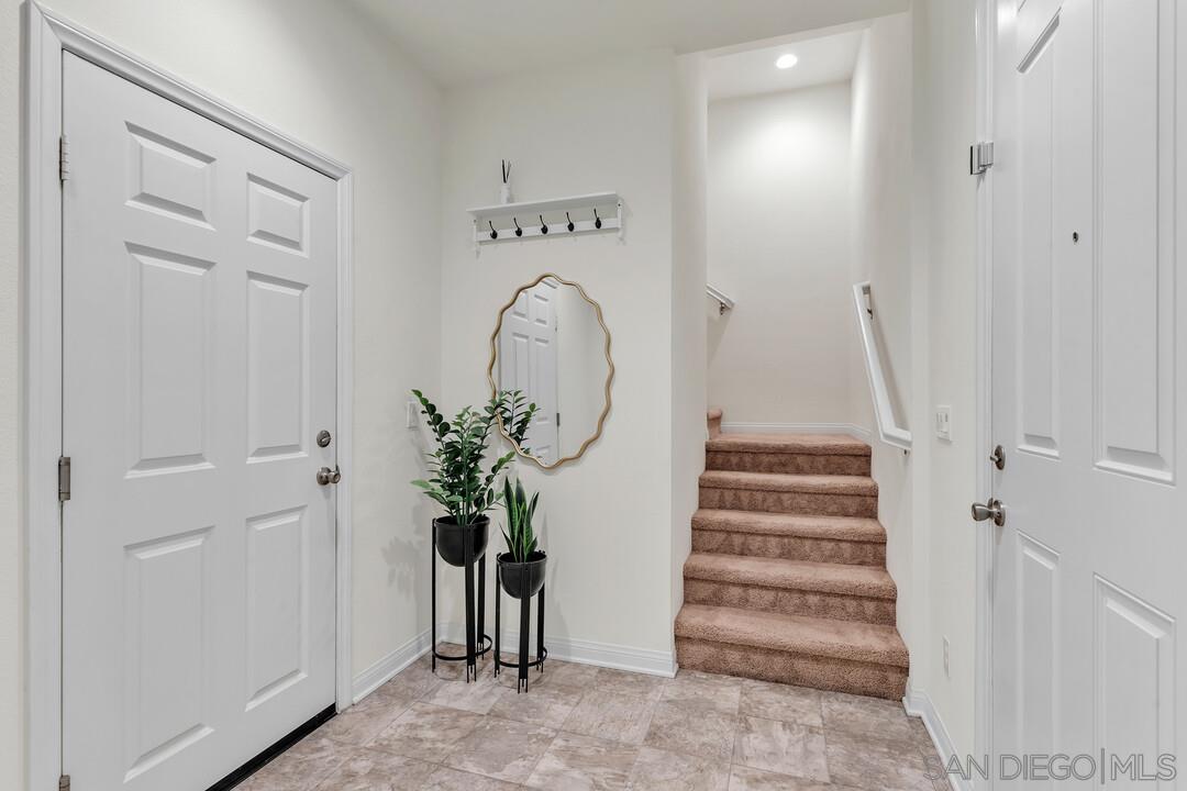 Detail Gallery Image 4 of 34 For 2822  Juniper Berry St, Spring Valley,  CA 91977 - 3 Beds | 3/1 Baths