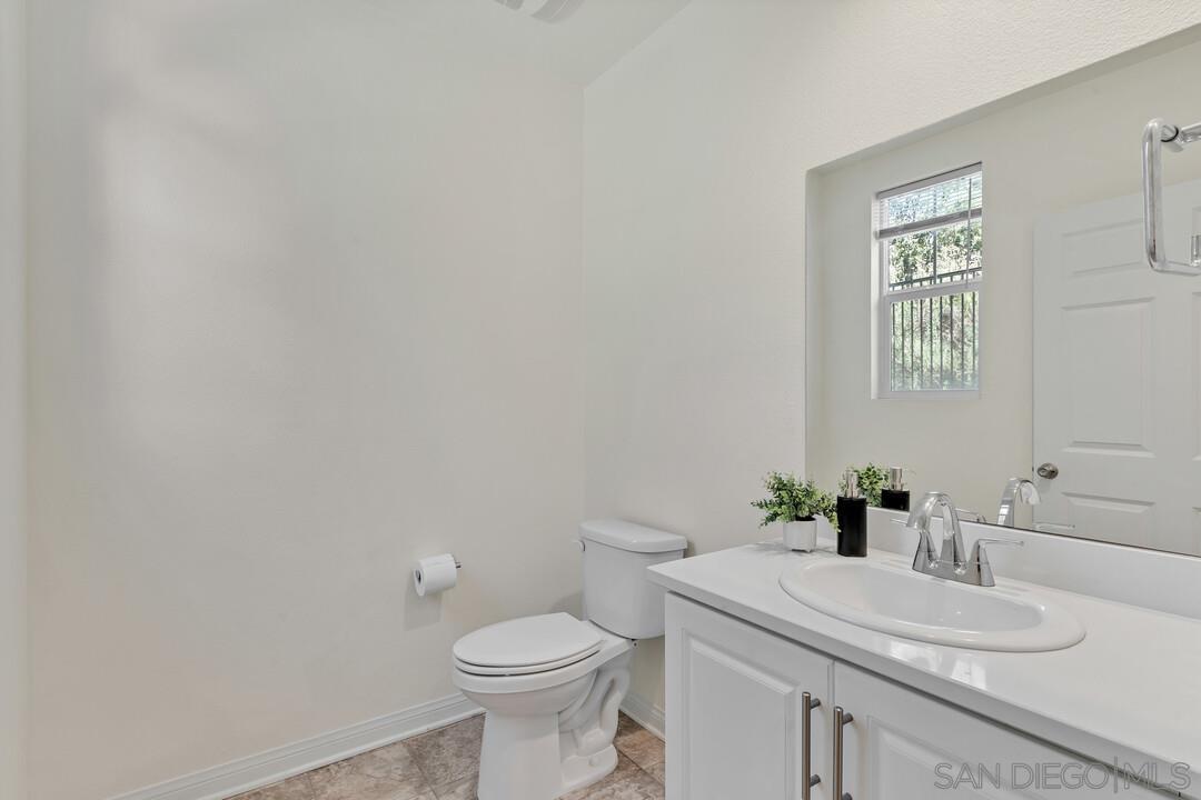 Detail Gallery Image 5 of 34 For 2822  Juniper Berry St, Spring Valley,  CA 91977 - 3 Beds | 3/1 Baths