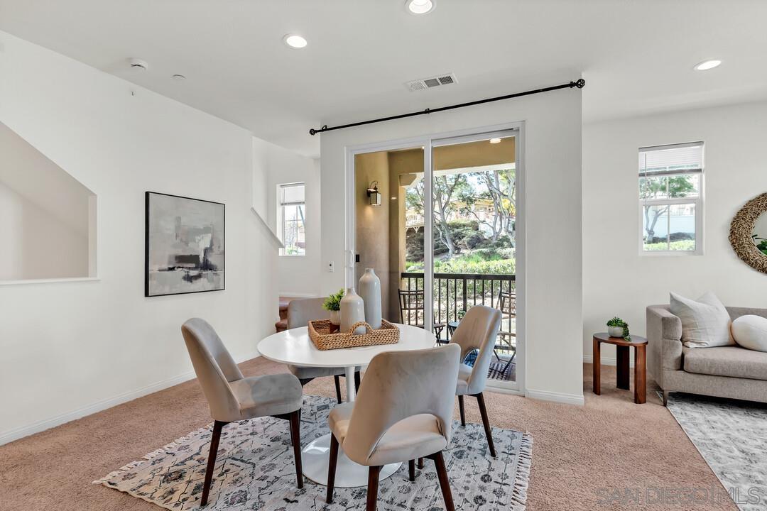 Detail Gallery Image 10 of 34 For 2822  Juniper Berry St, Spring Valley,  CA 91977 - 3 Beds | 3/1 Baths