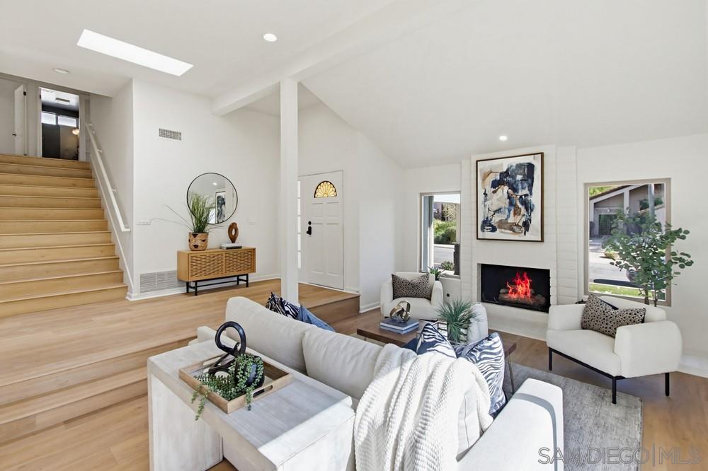 Detail Gallery Image 5 of 52 For 10260  Meadowview Dr, San Diego,  CA 92131 - 5 Beds | 2/1 Baths