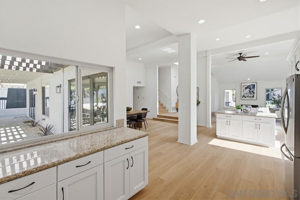 Detail Gallery Image 7 of 52 For 10260  Meadowview Dr, San Diego,  CA 92131 - 5 Beds | 2/1 Baths
