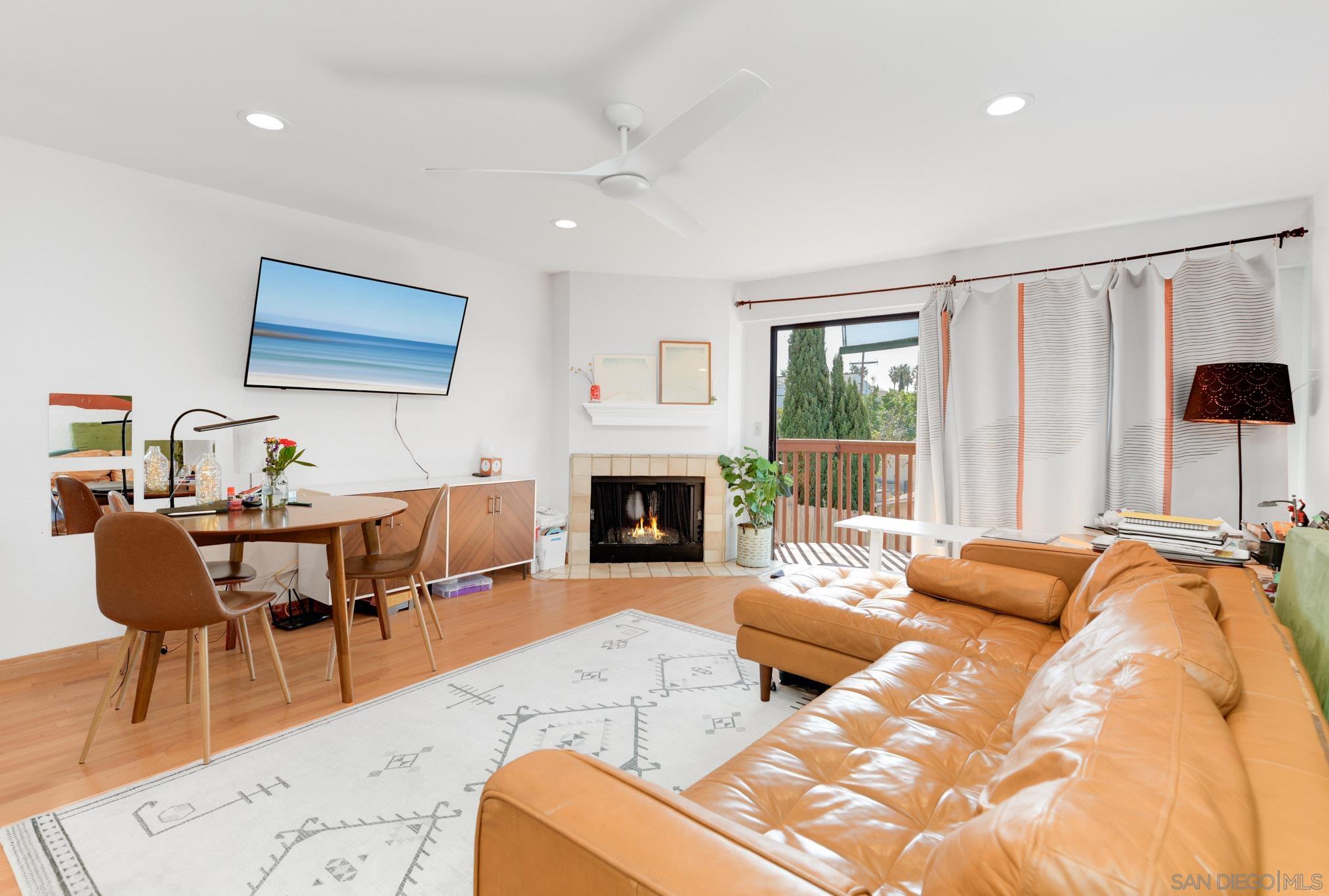 Detail Gallery Image 2 of 25 For 1927  Chicago St  #C,  San Diego,  CA 92110 - 2 Beds | 1/1 Baths