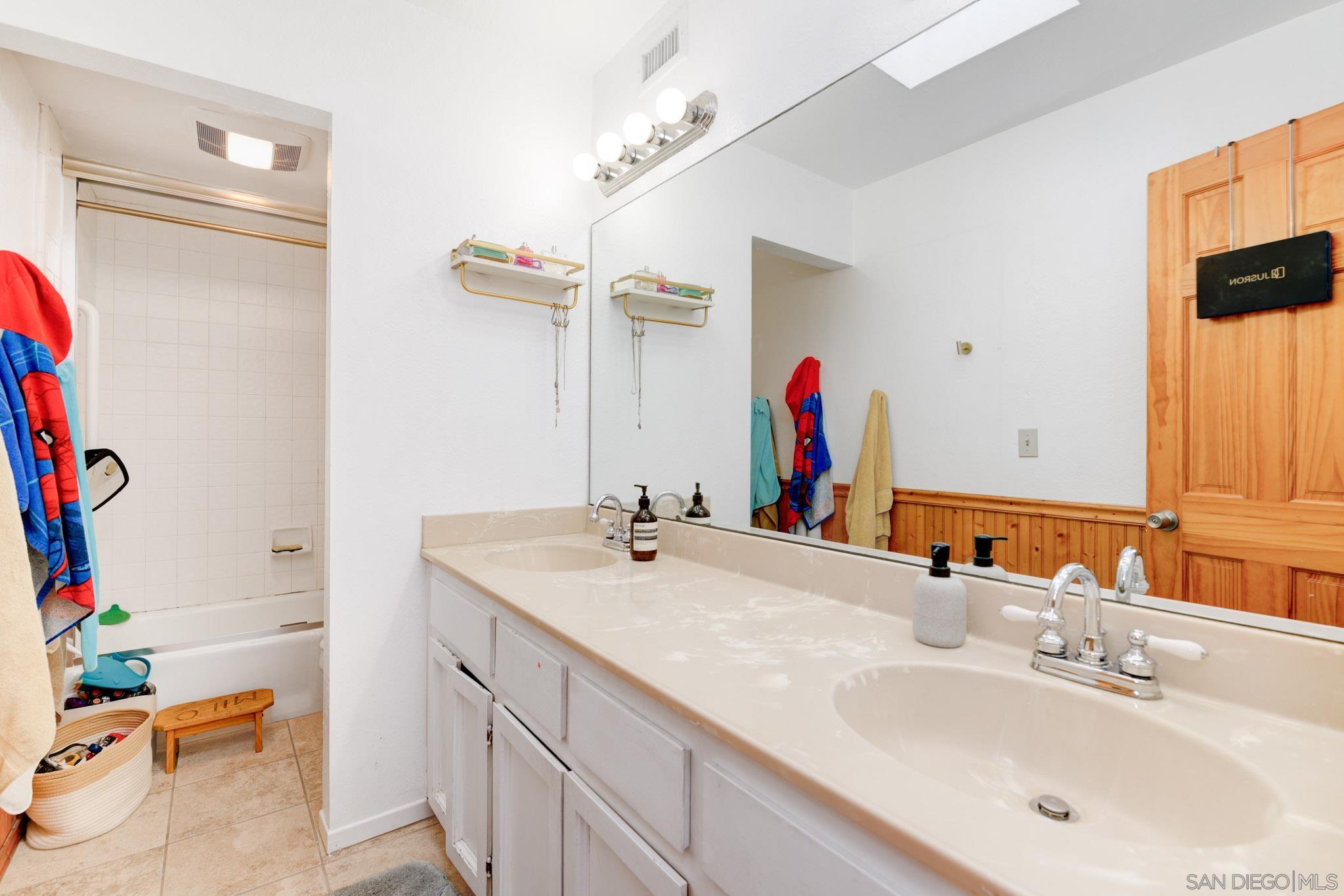 Detail Gallery Image 15 of 25 For 1927  Chicago St  #C,  San Diego,  CA 92110 - 2 Beds | 1/1 Baths