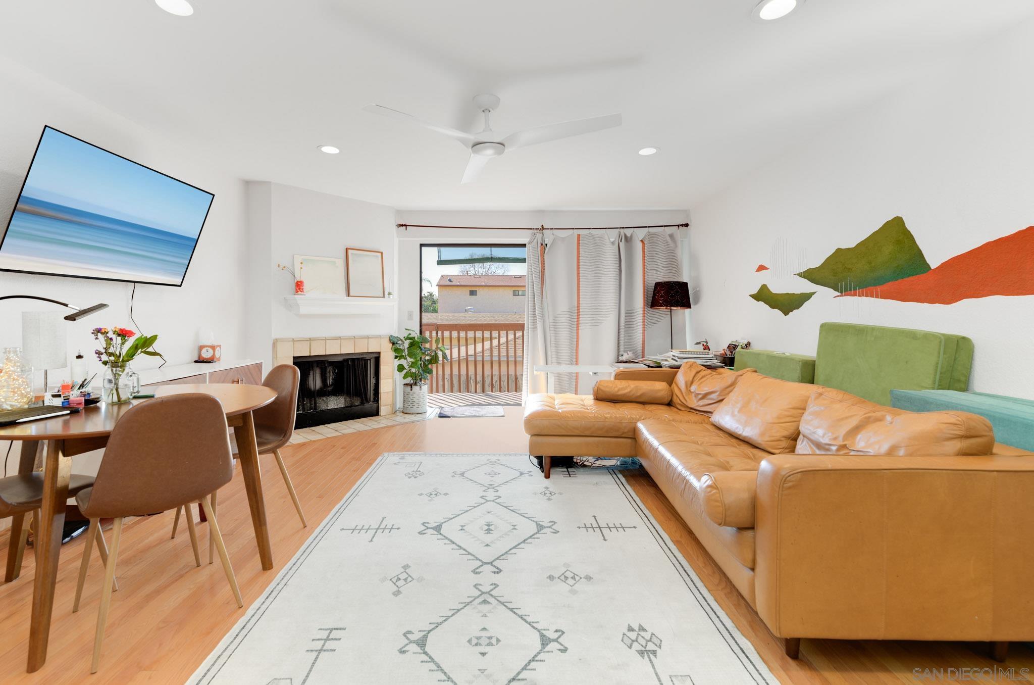 Detail Gallery Image 3 of 25 For 1927  Chicago St  #C,  San Diego,  CA 92110 - 2 Beds | 1/1 Baths