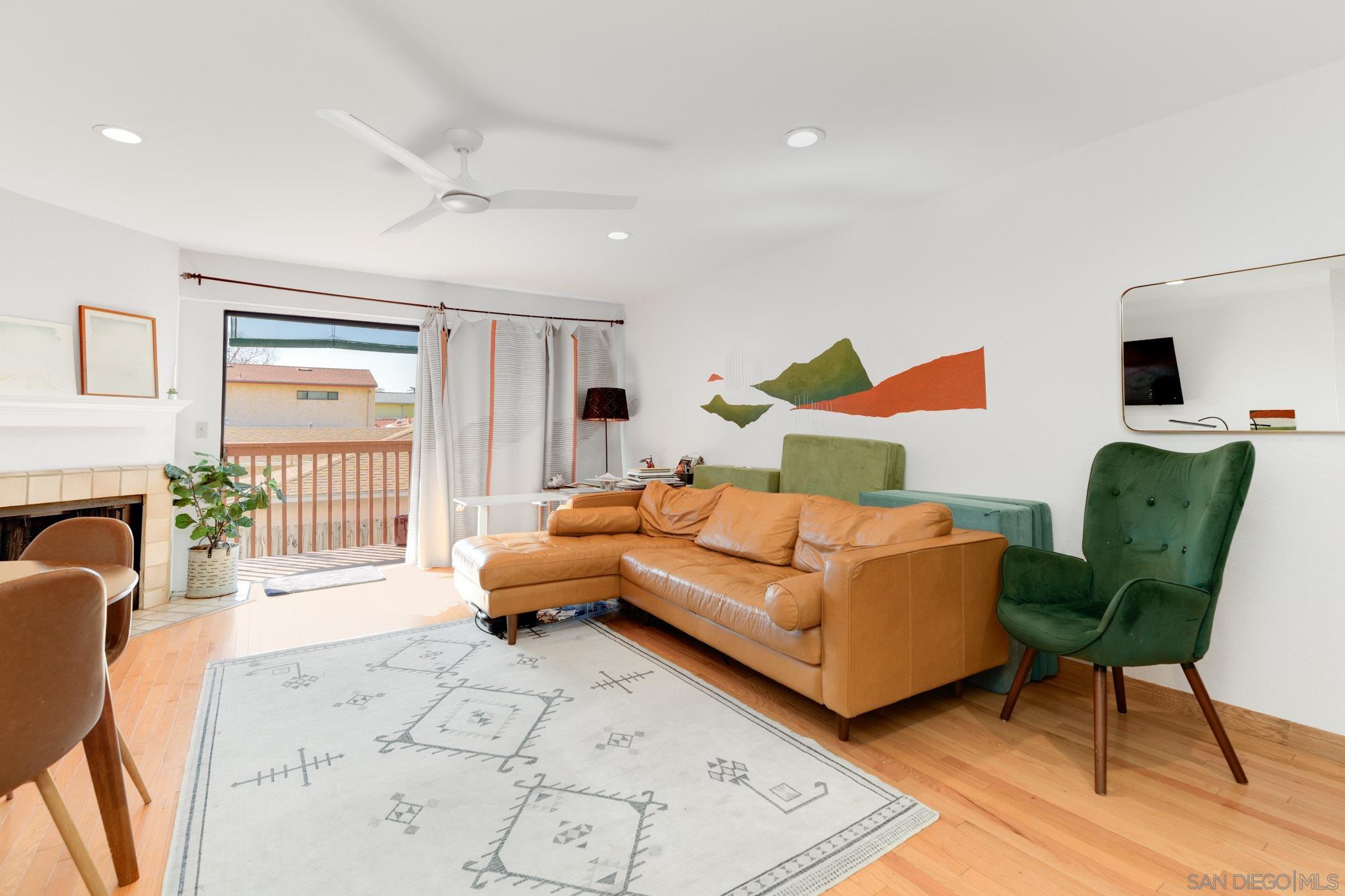 Detail Gallery Image 4 of 25 For 1927  Chicago St  #C,  San Diego,  CA 92110 - 2 Beds | 1/1 Baths