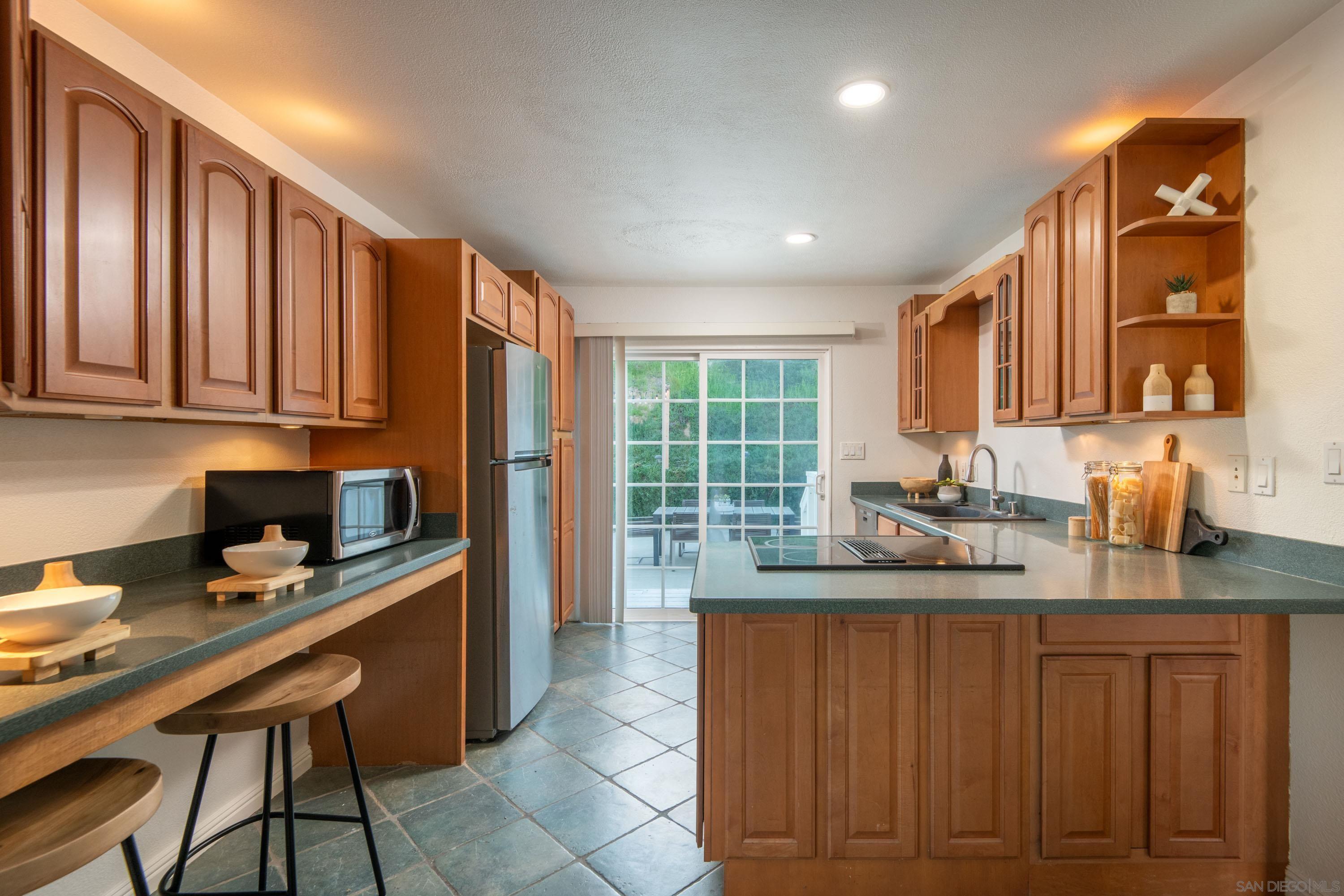 Detail Gallery Image 4 of 22 For 3710  Aragon Dr, San Diego,  CA 92115 - 3 Beds | 1 Baths