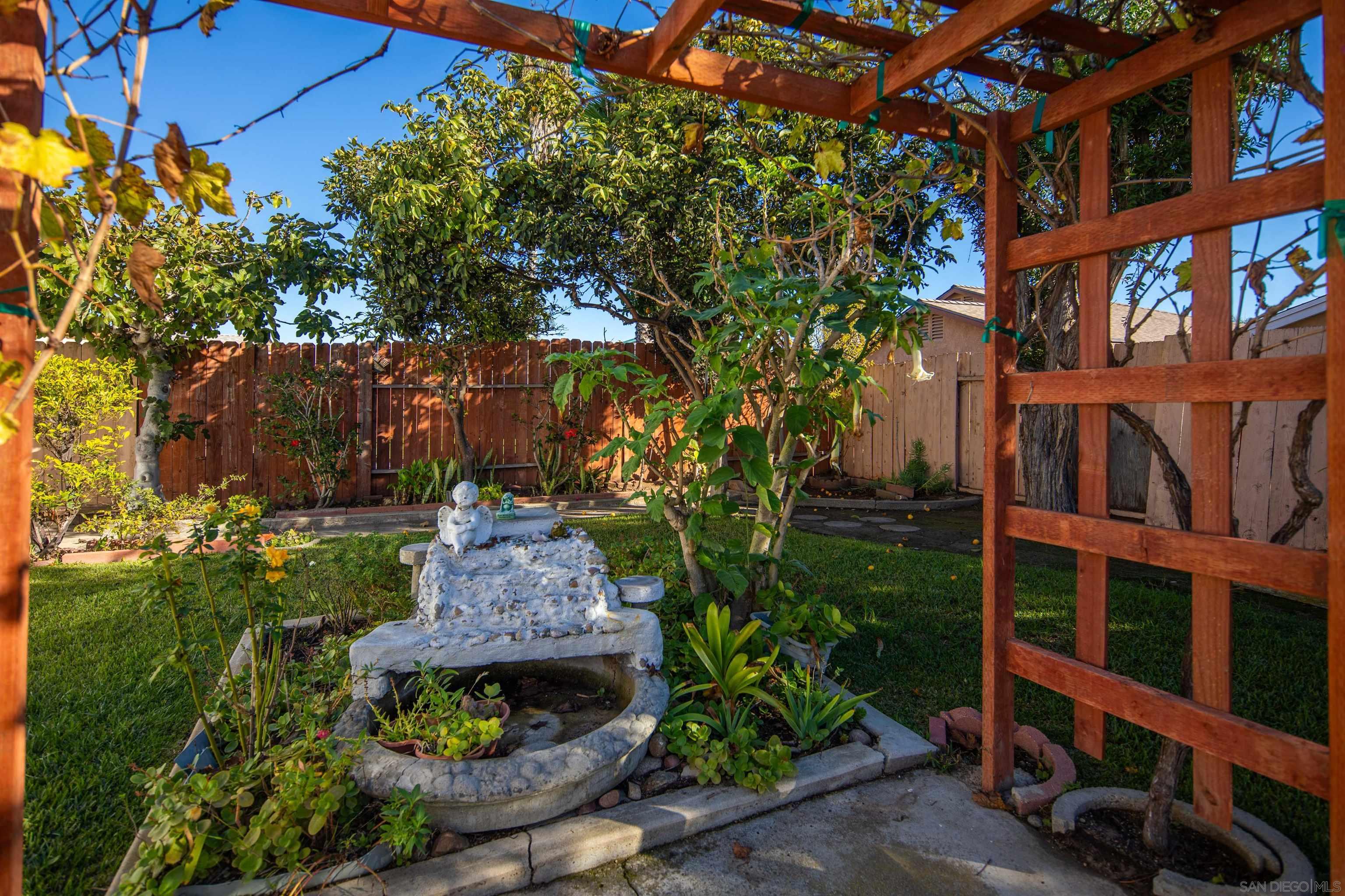 Detail Gallery Image 29 of 33 For 8715  Covina Cir, San Diego,  CA 92126 - 4 Beds | 2 Baths